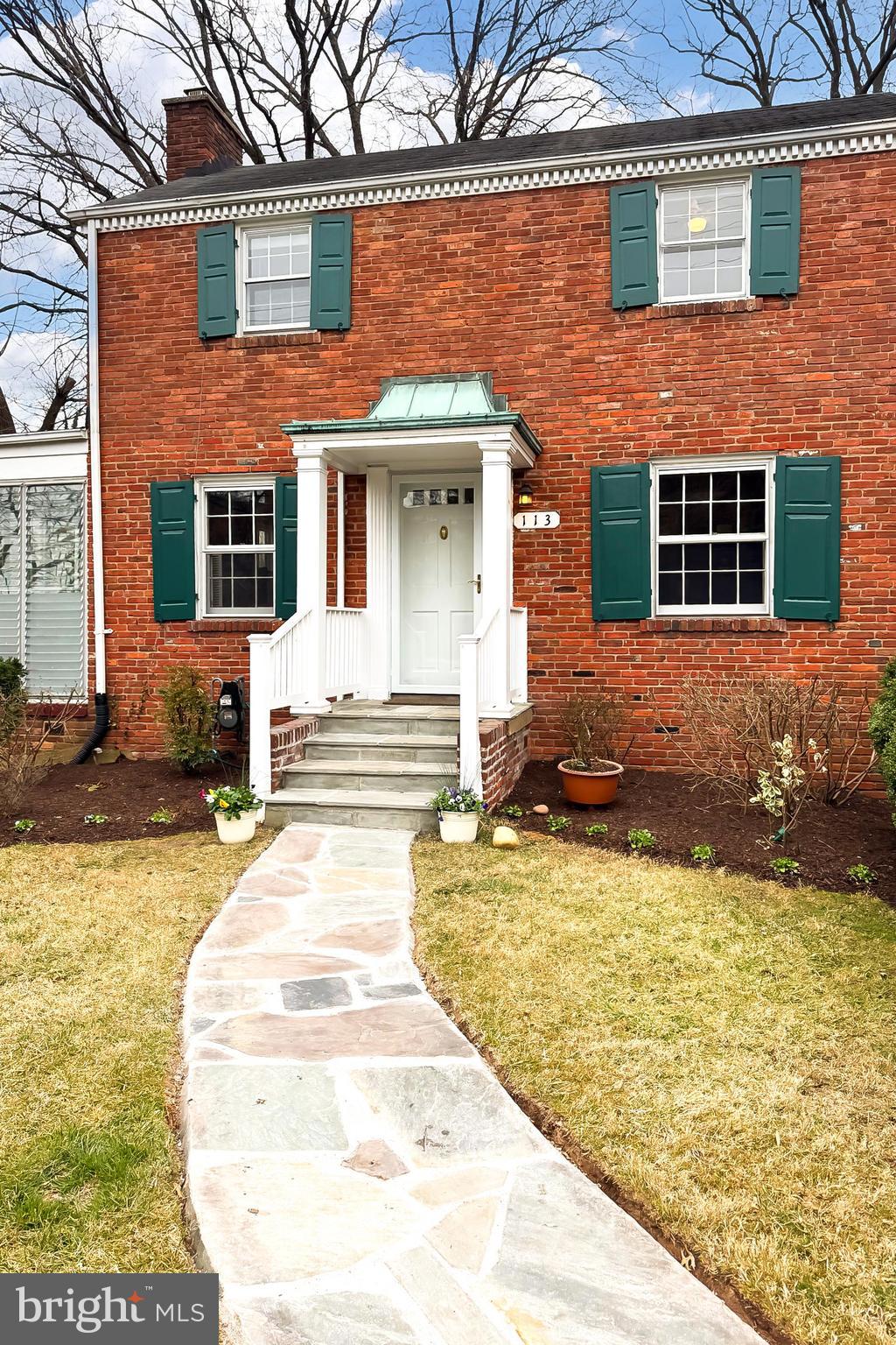 LARCHMONT TERRACE - Residential