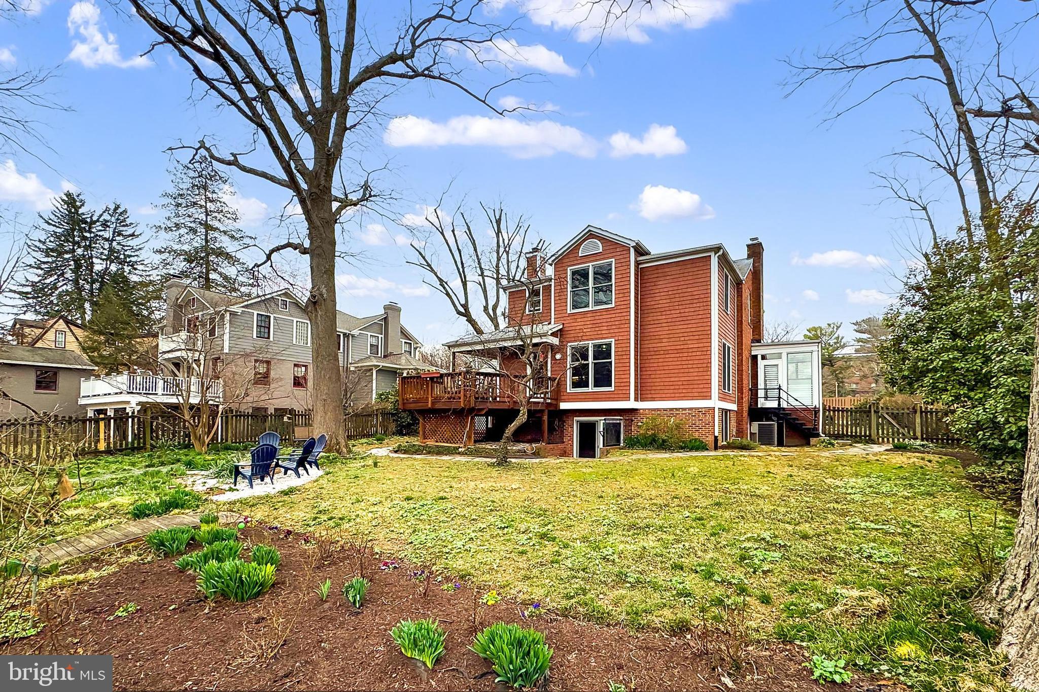 LARCHMONT TERRACE - Residential