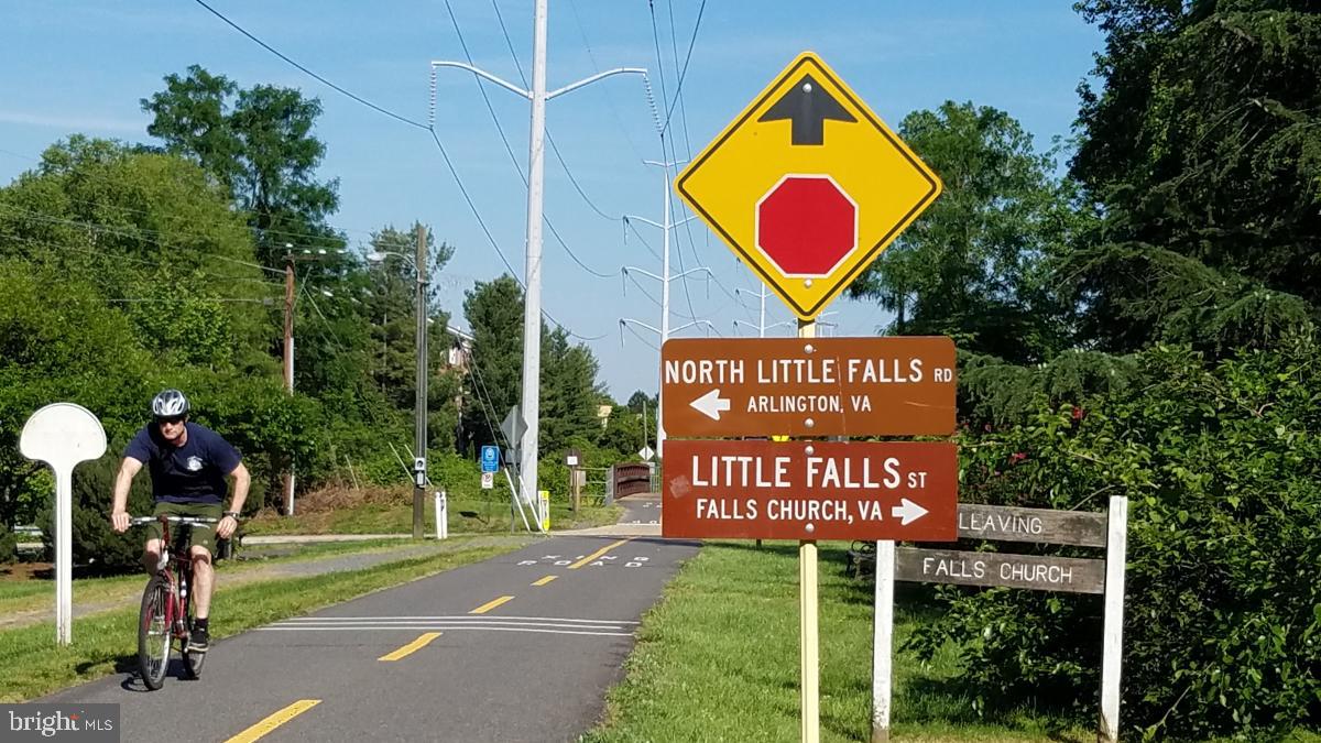 LARCHMONT TERRACE - Residential