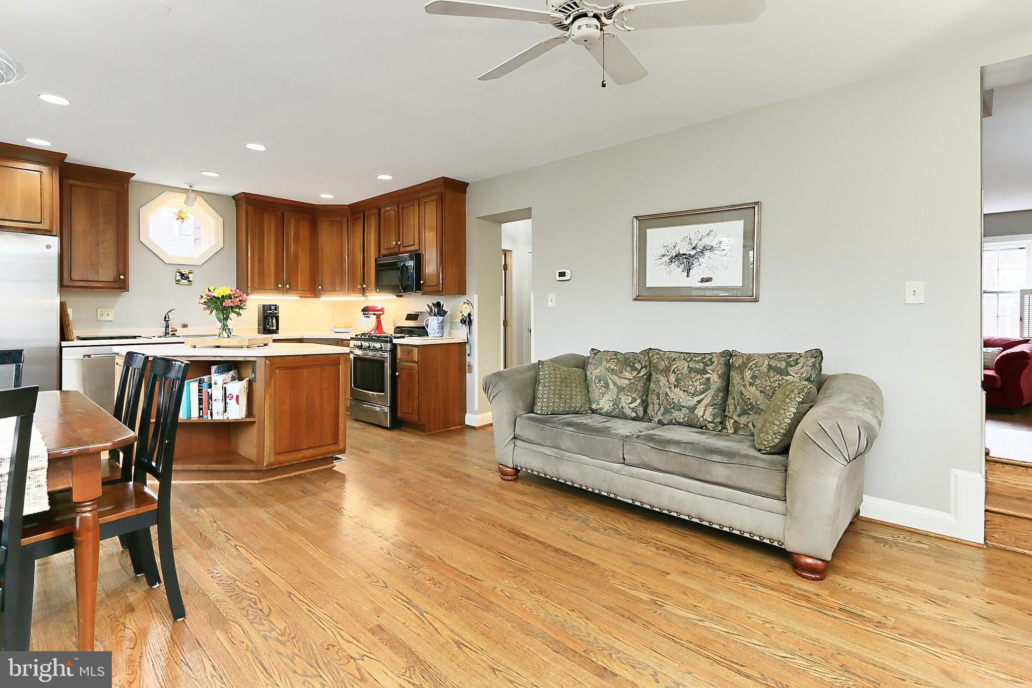 LARCHMONT TERRACE - Residential