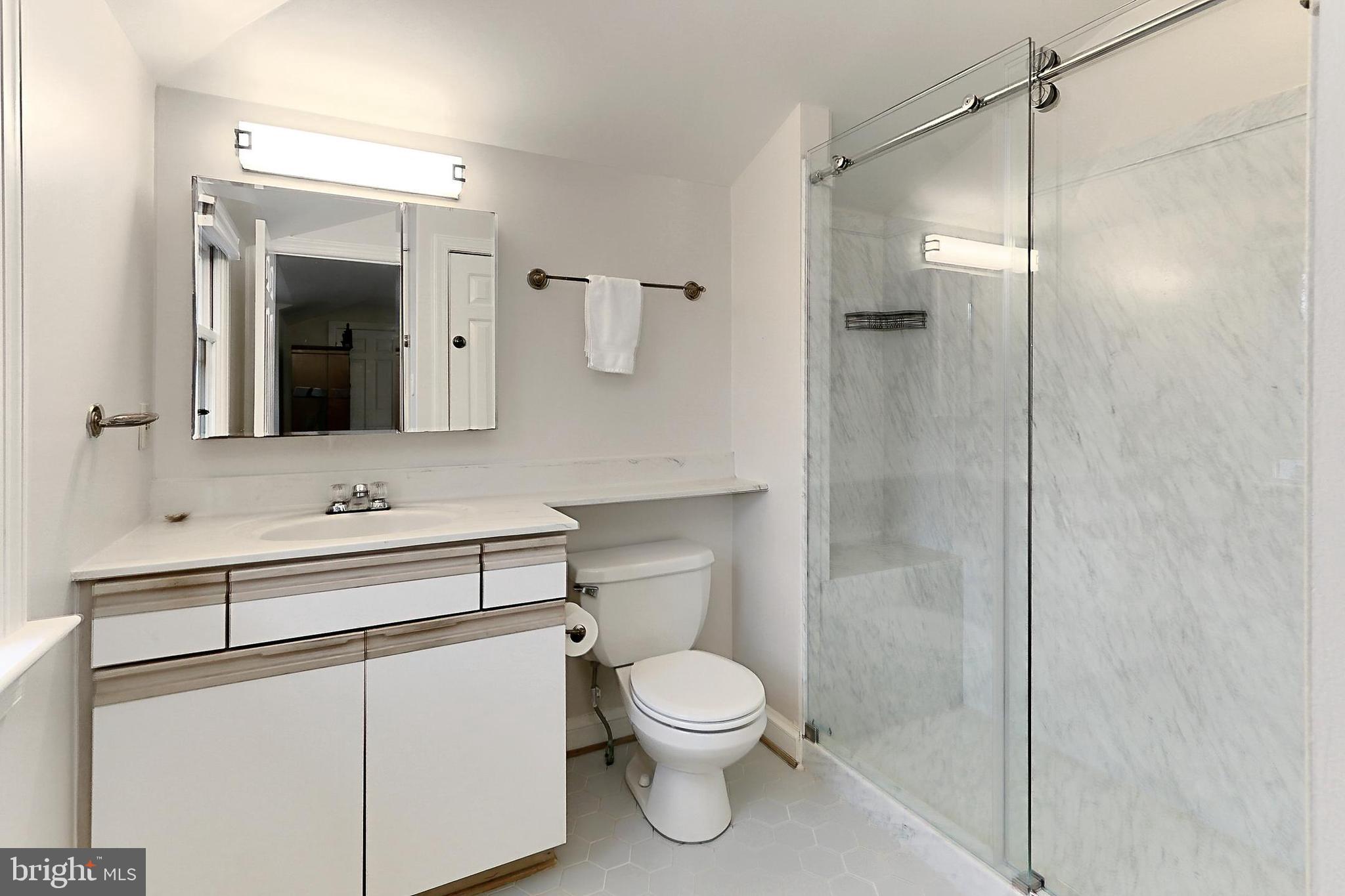 LARCHMONT TERRACE - Residential