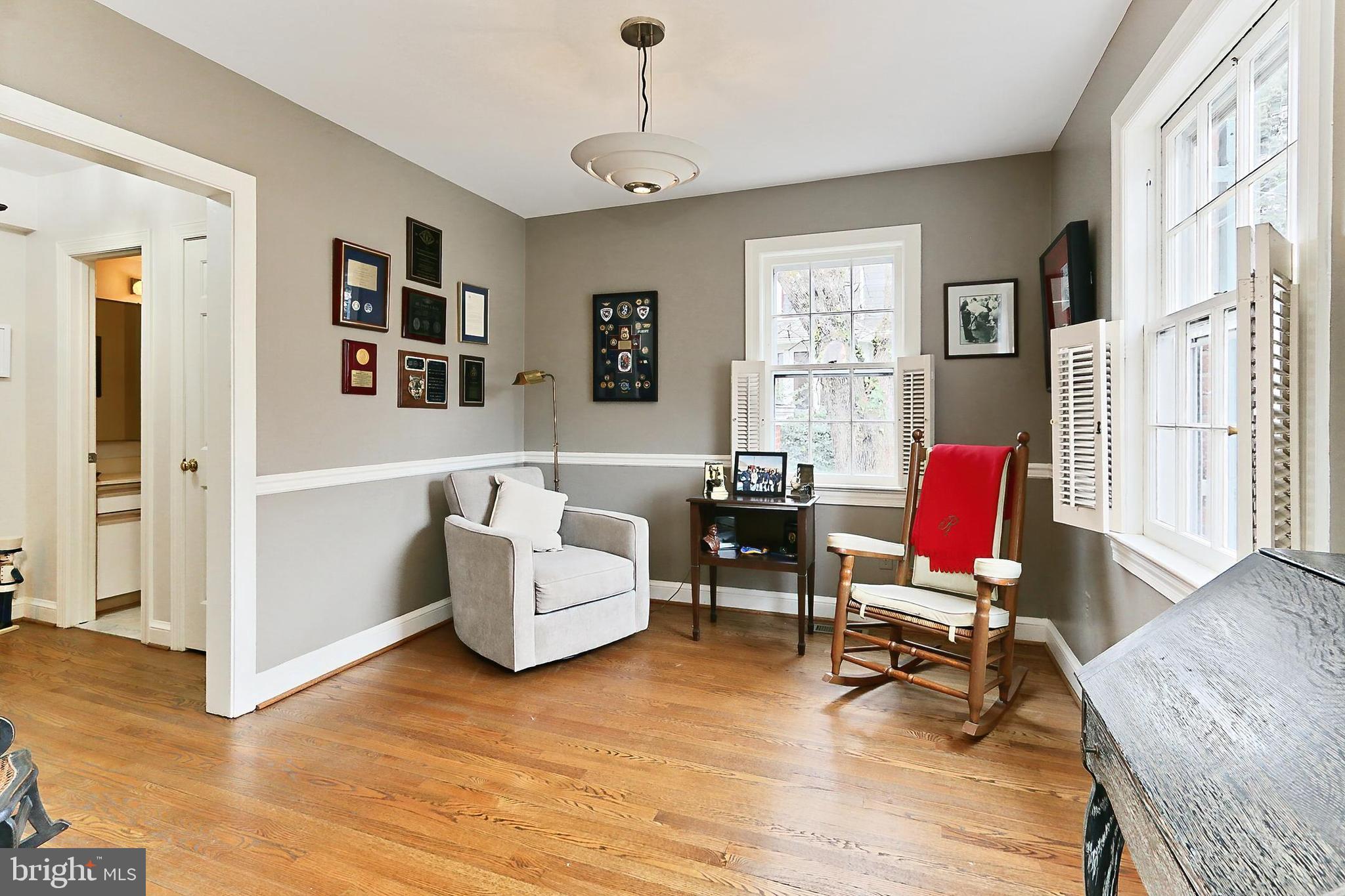 LARCHMONT TERRACE - Residential