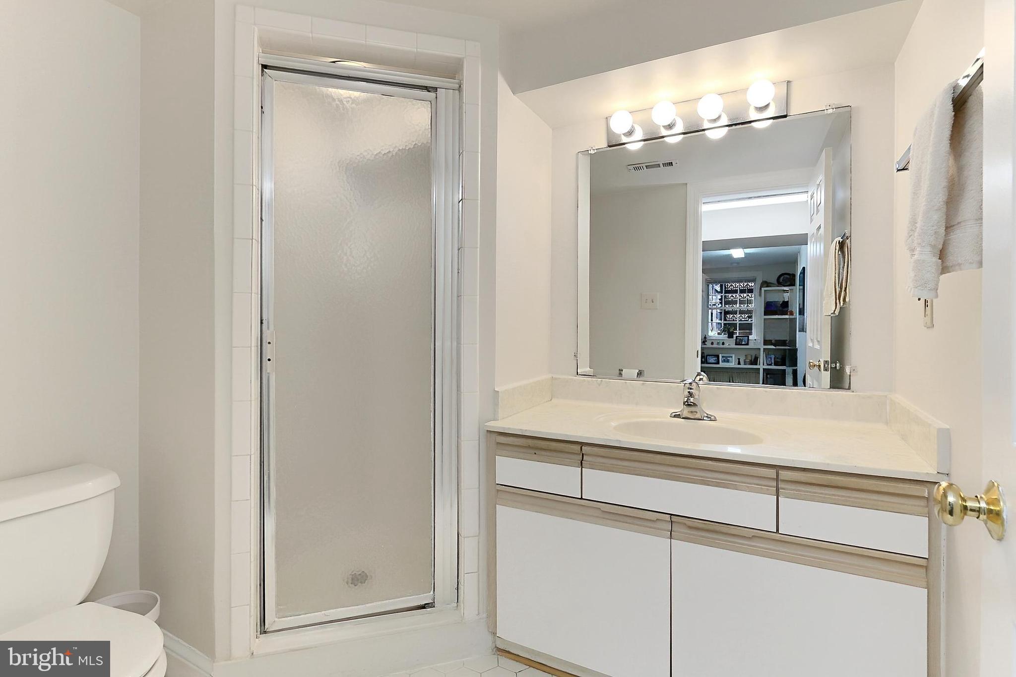 LARCHMONT TERRACE - Residential