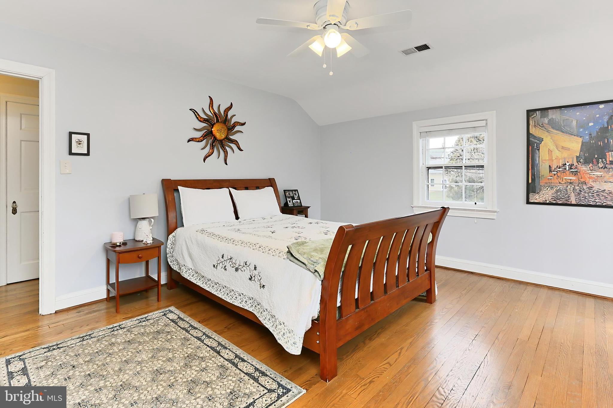 LARCHMONT TERRACE - Residential