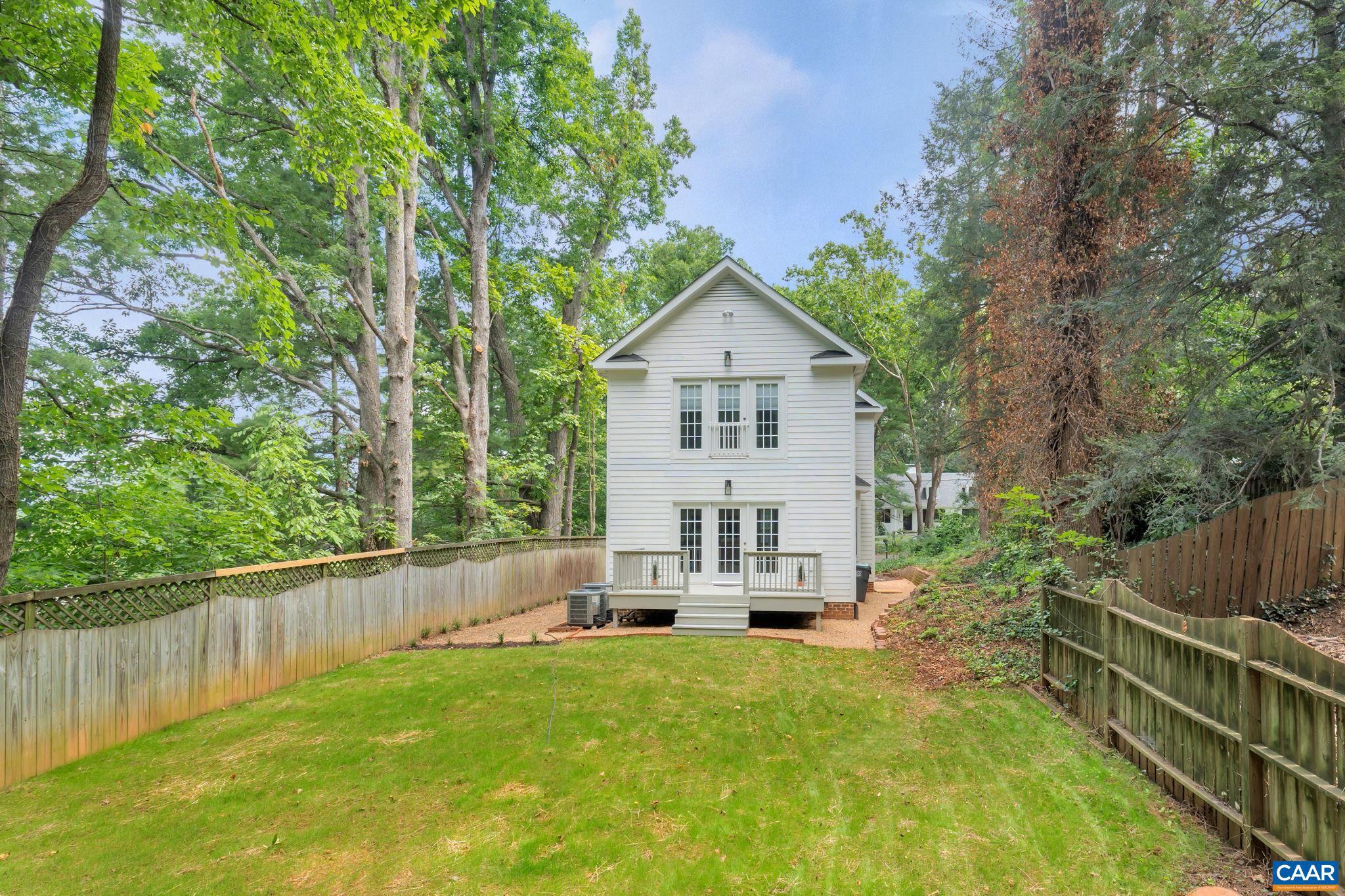 RUGBY - Residential Lease