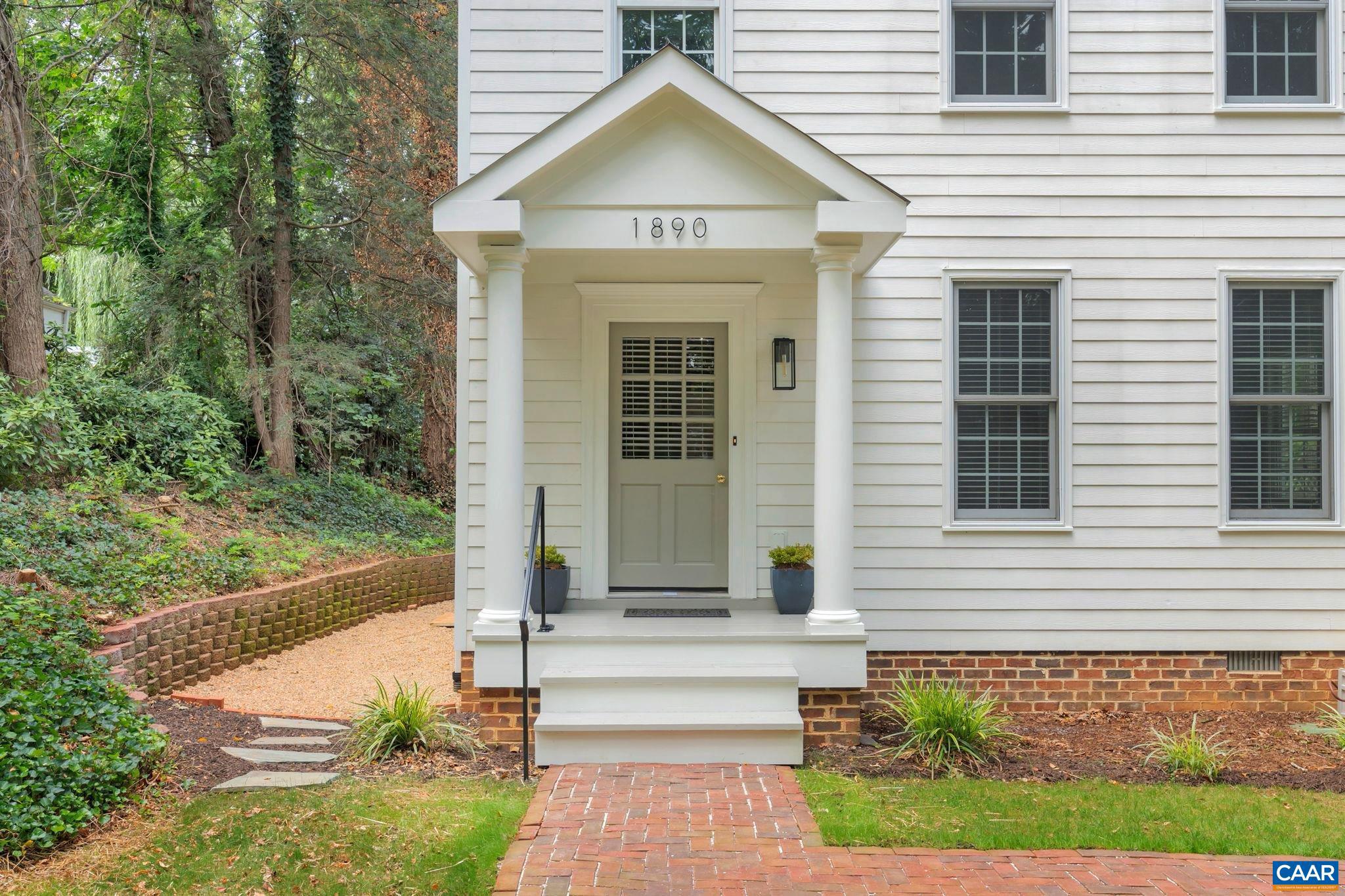 RUGBY - Residential Lease