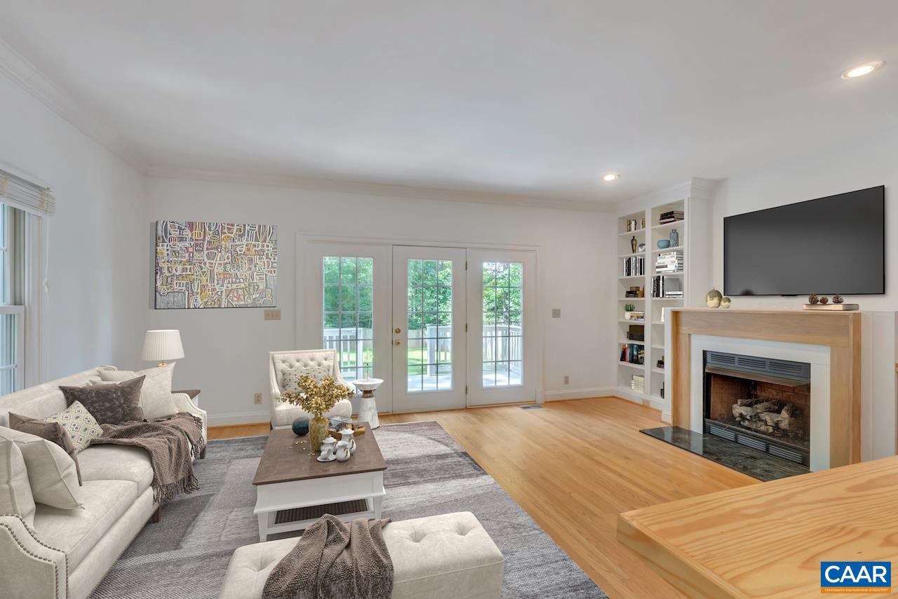 RUGBY - Residential Lease