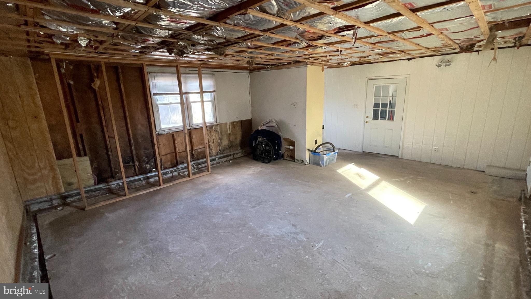 LAUREL BEND - Residential