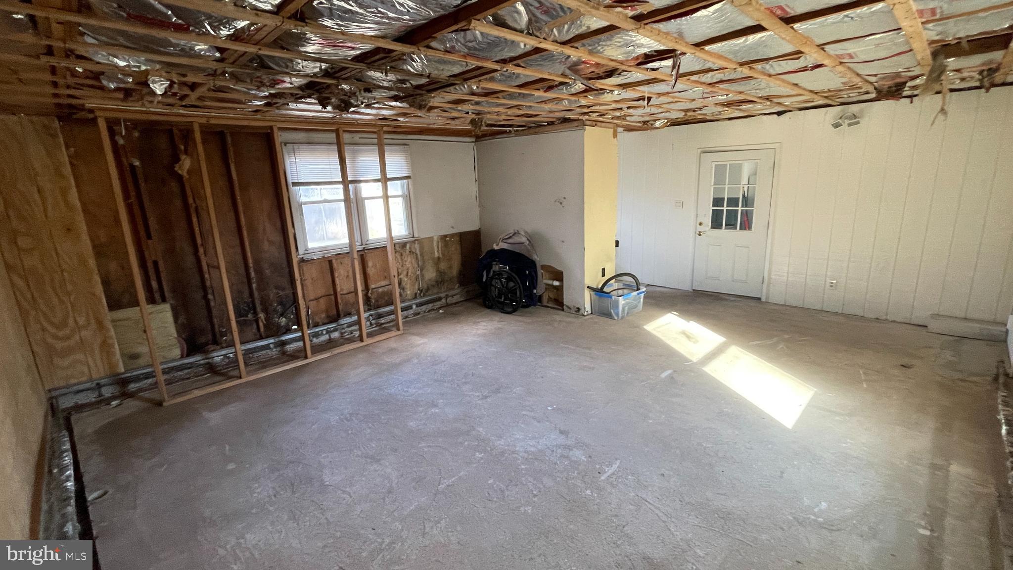 LAUREL BEND - Residential