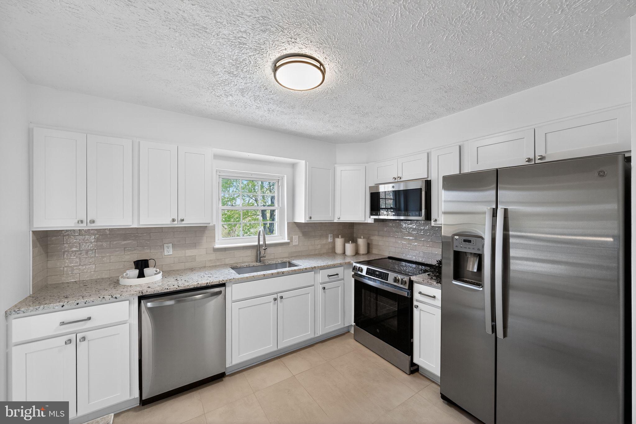 HIDDEN RIDGE - Residential