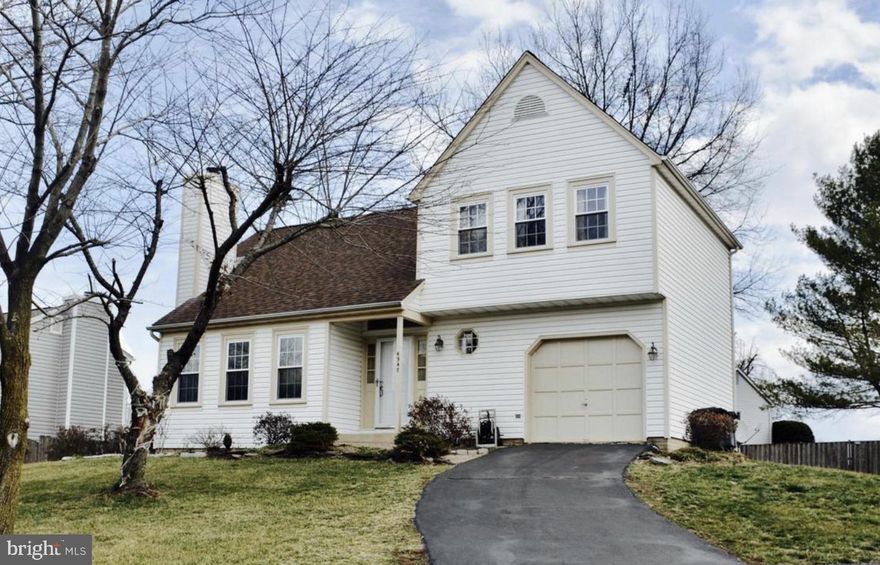 Beautiful colonial available for sale. Vaulted ceiling in living room and balcony overlook. Formal dining room. Master BR has hardwood floors, walk-in closet, full bath, 2 vanities. Ceiling fans in all bedrooms. Lower level has large family room. Deck, fenced rear yard