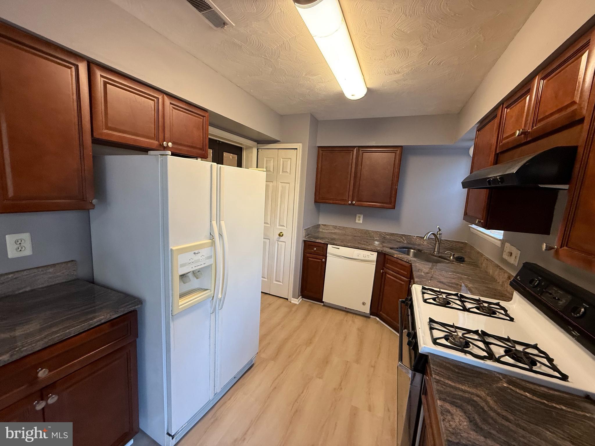 WOODLAND VILLAGE - Residential Lease