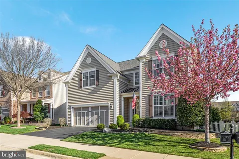 25539 Taylor Crescent Drive, Chantilly, VA MLS: VALO2093228