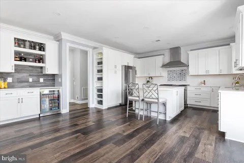 25539 Taylor Crescent Drive, Chantilly, VA MLS: VALO2093228