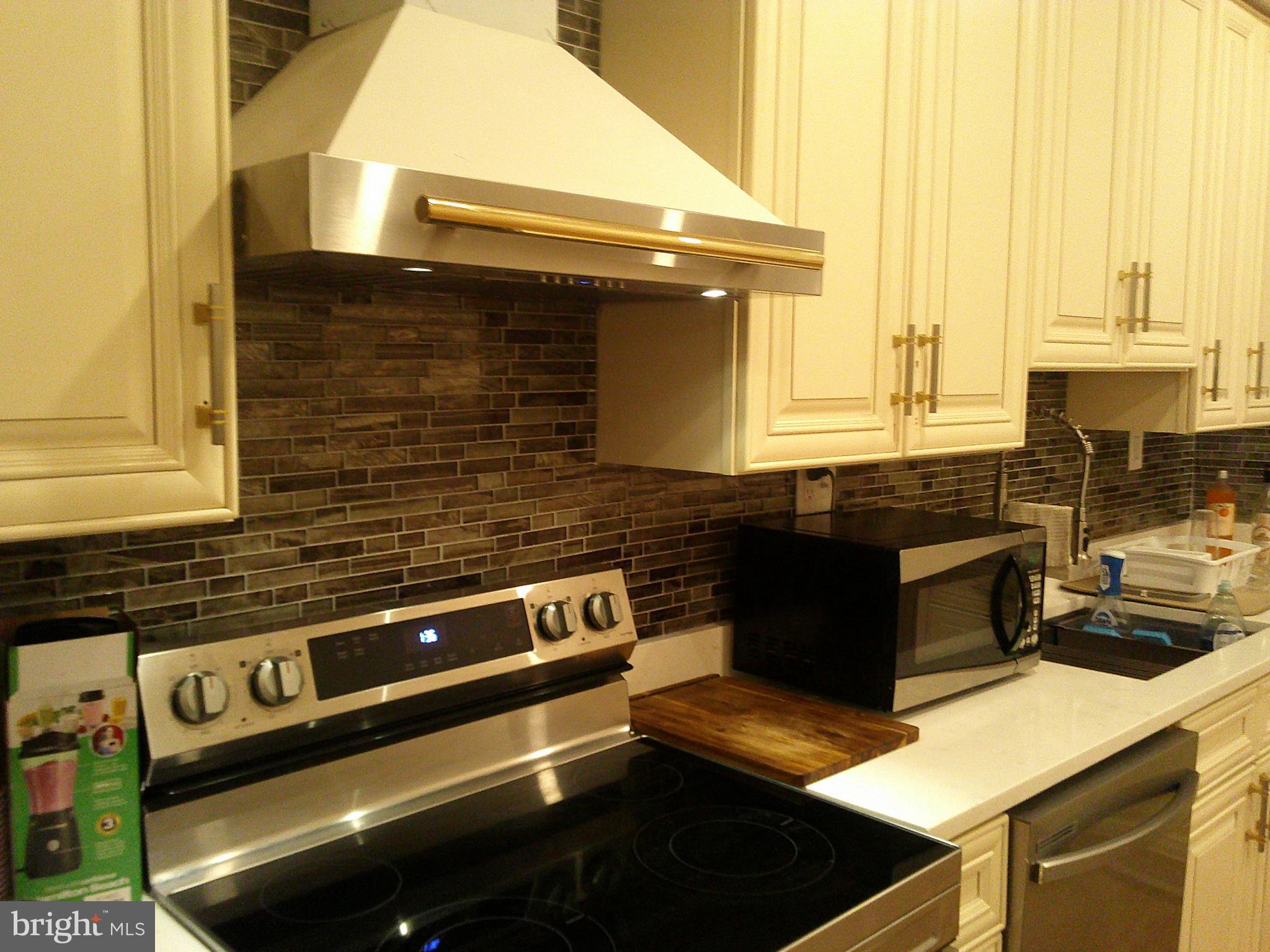 SANDTOWN-WINCHESTER - Residential