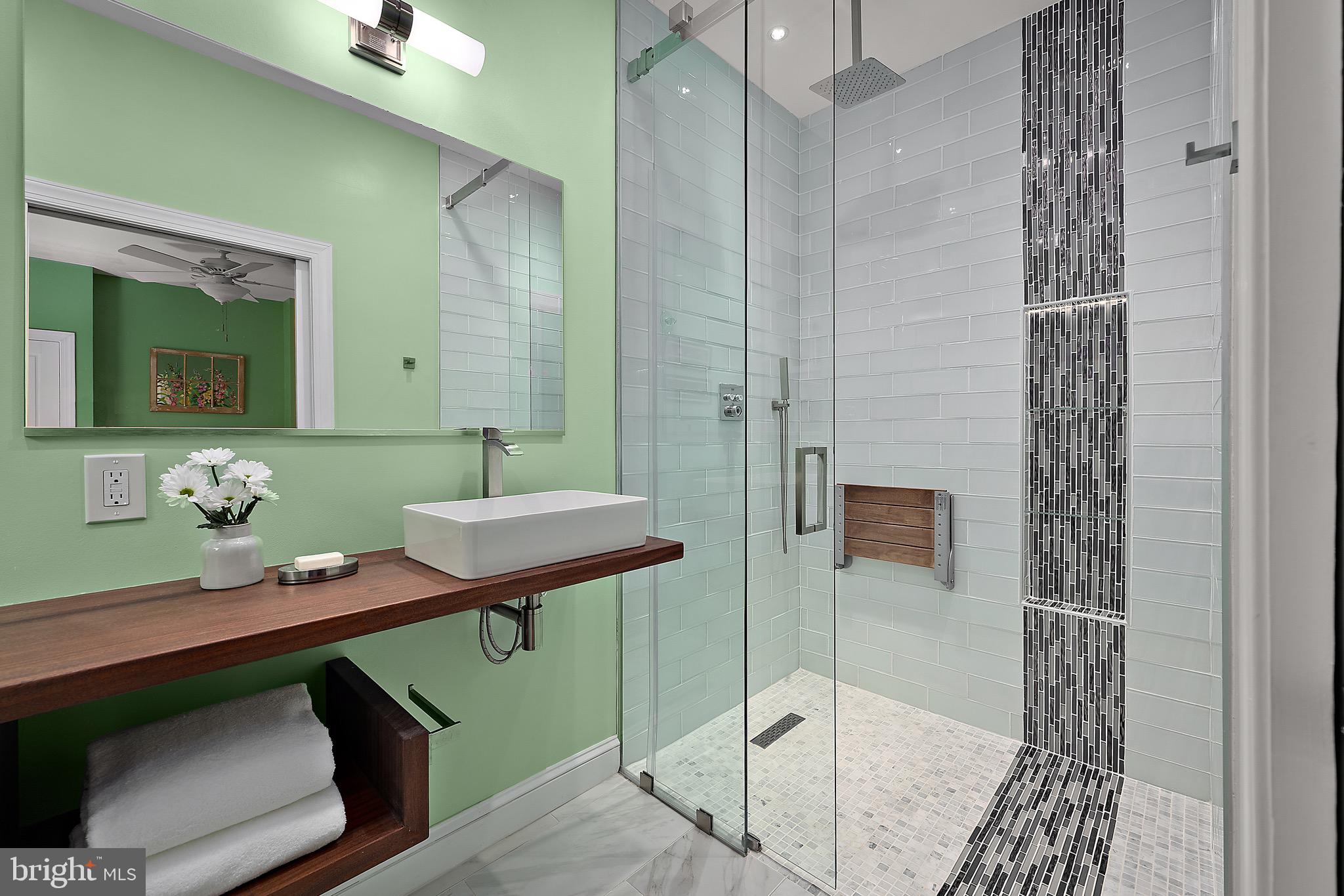 MURRAY HILL - Residential