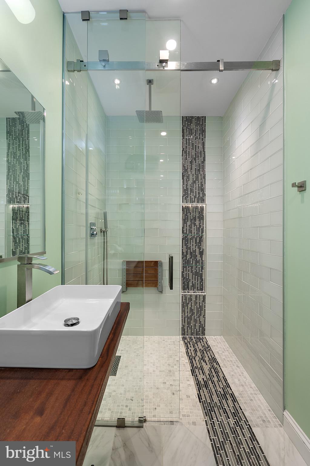 MURRAY HILL - Residential