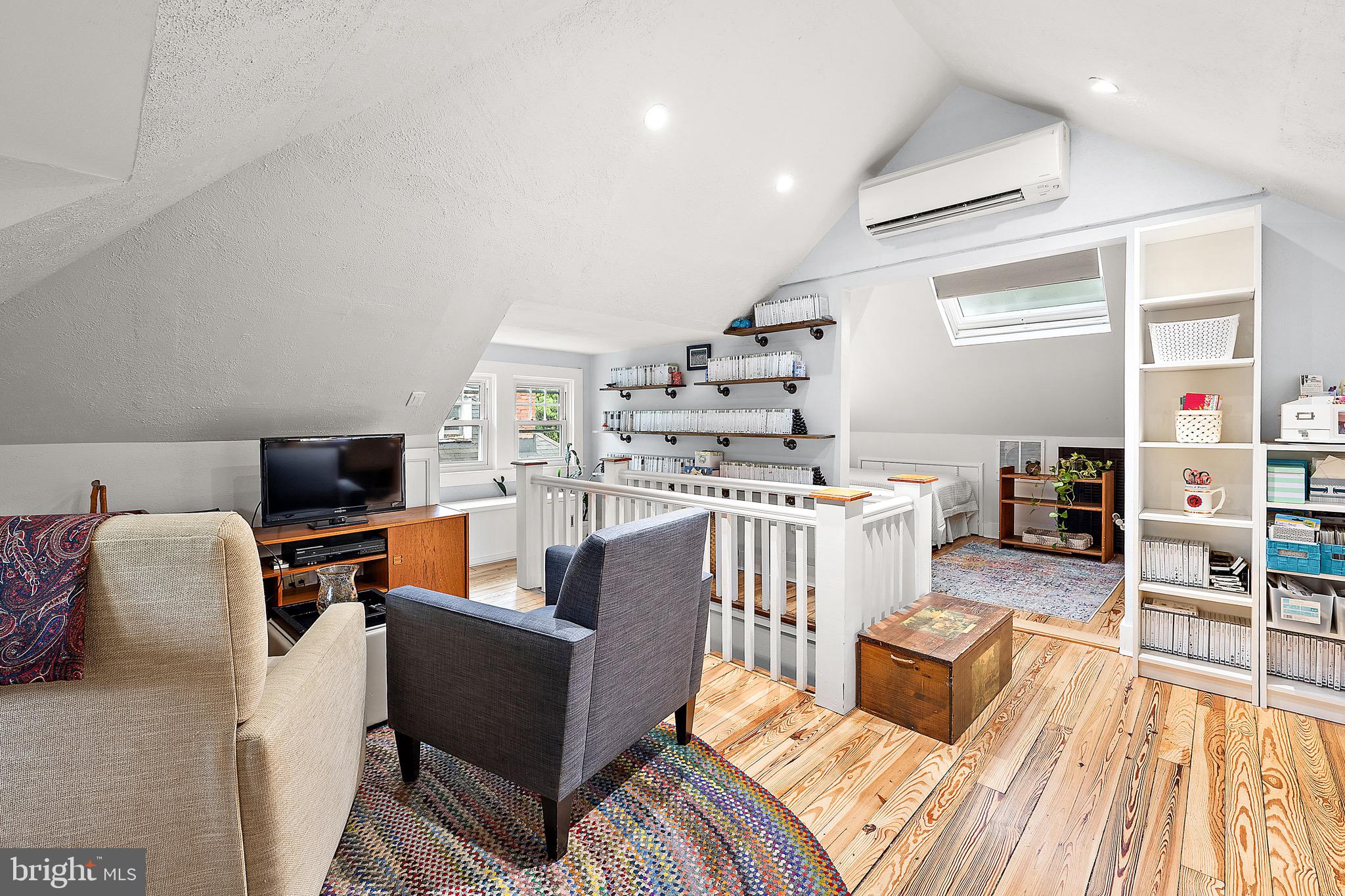 MURRAY HILL - Residential