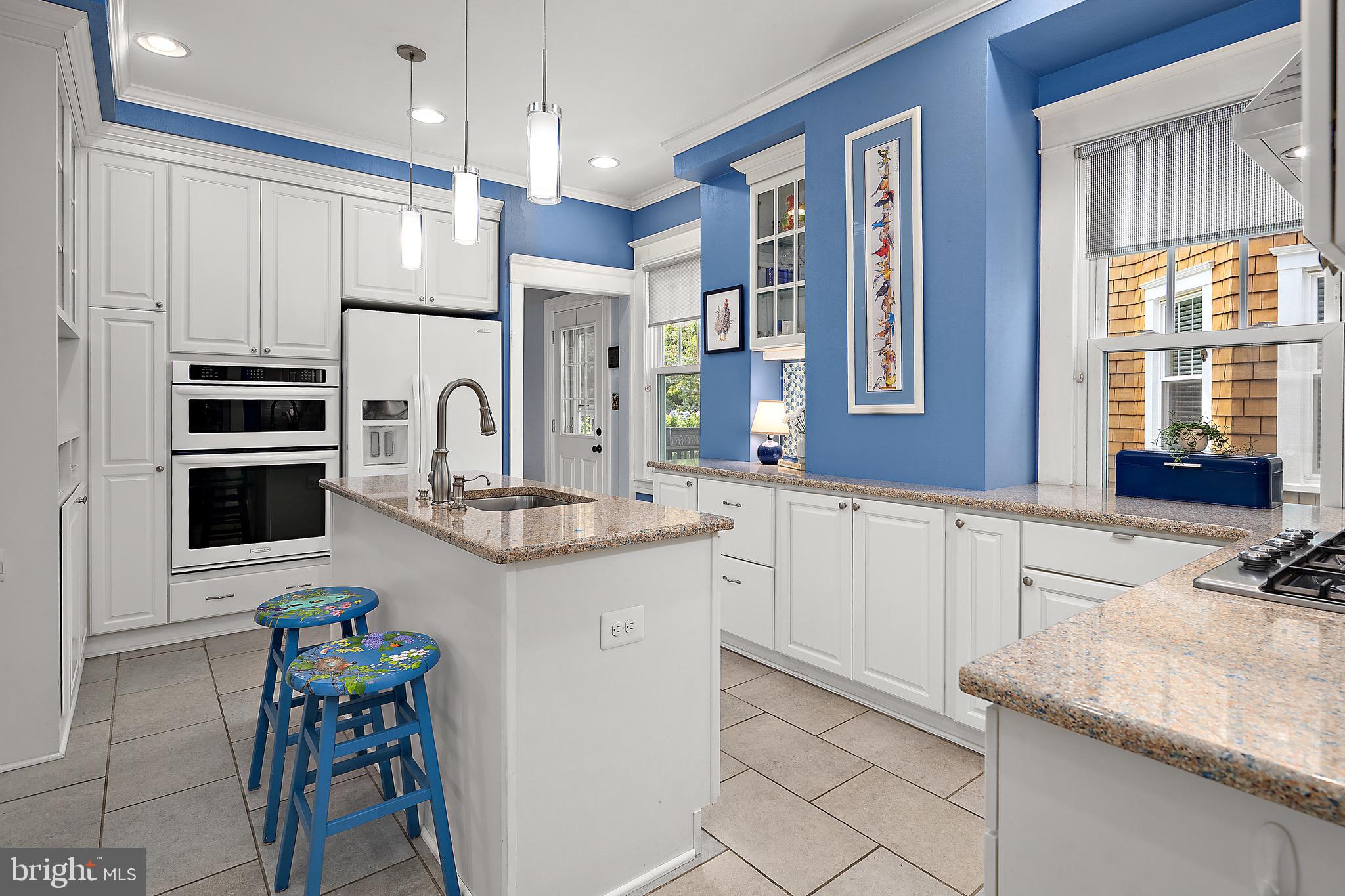 MURRAY HILL - Residential