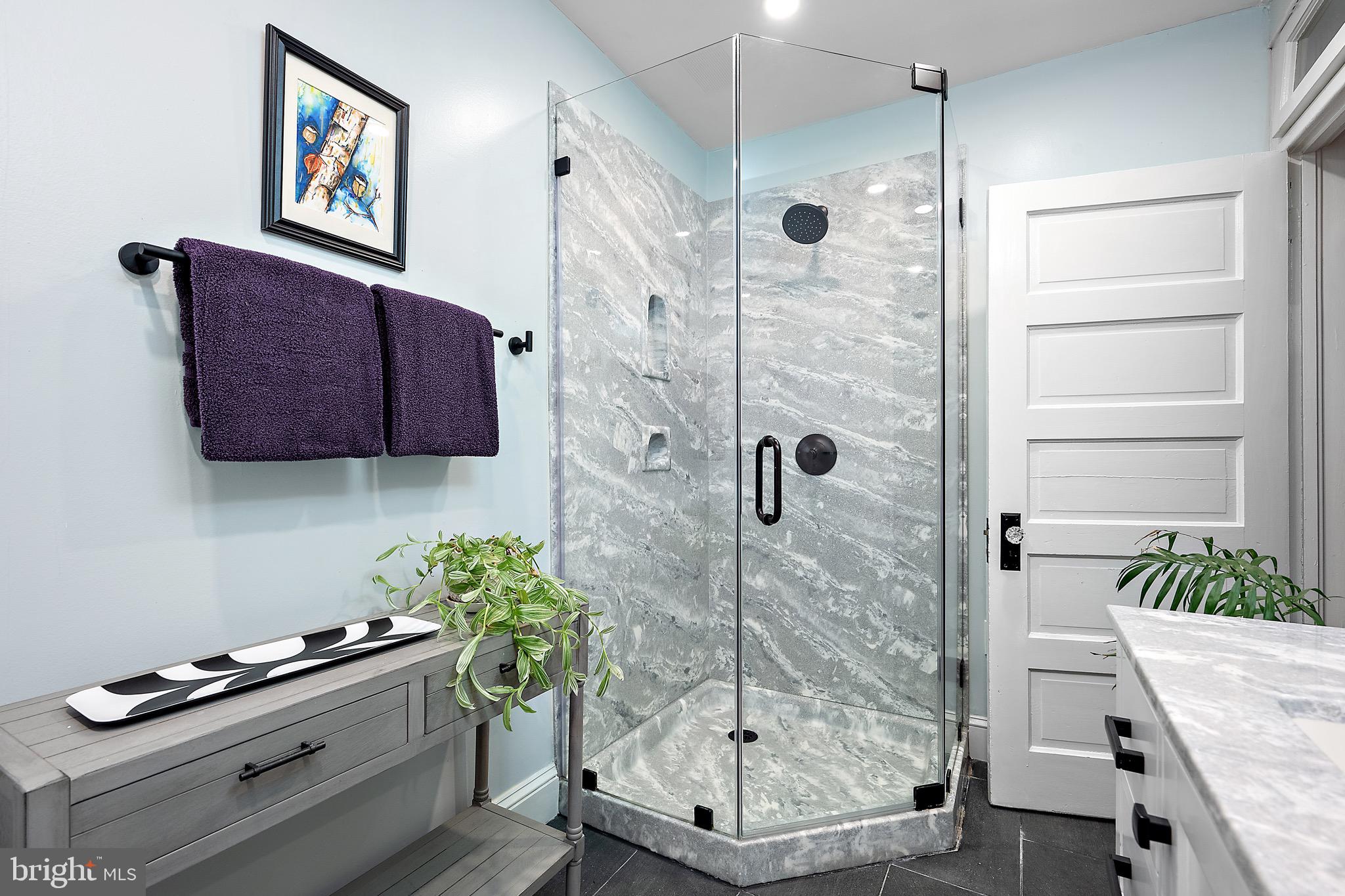 MURRAY HILL - Residential