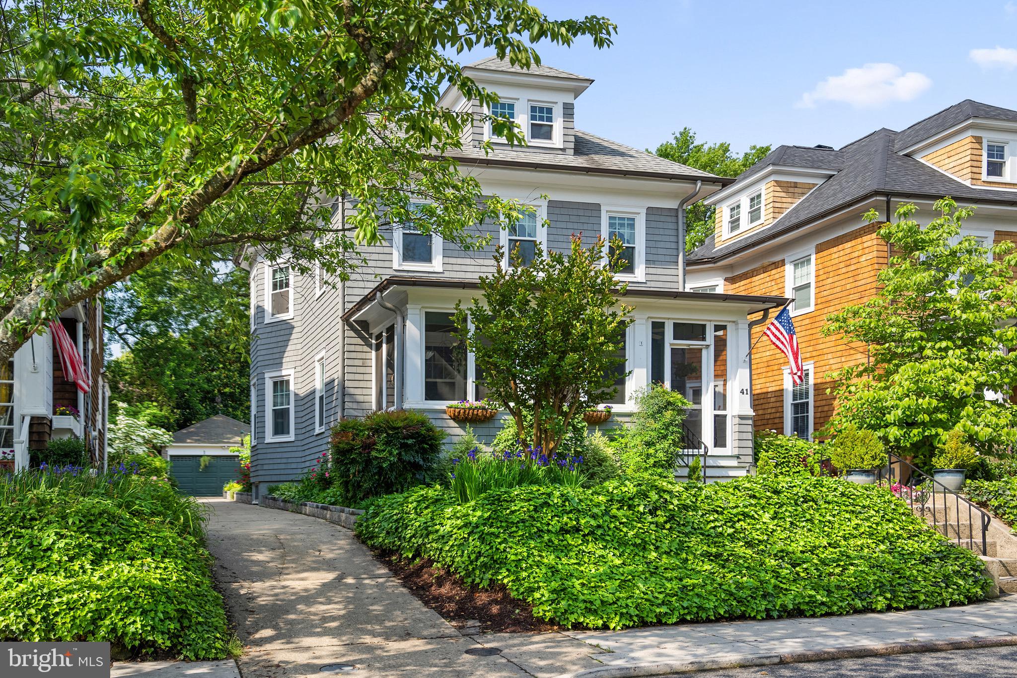 MURRAY HILL - Residential