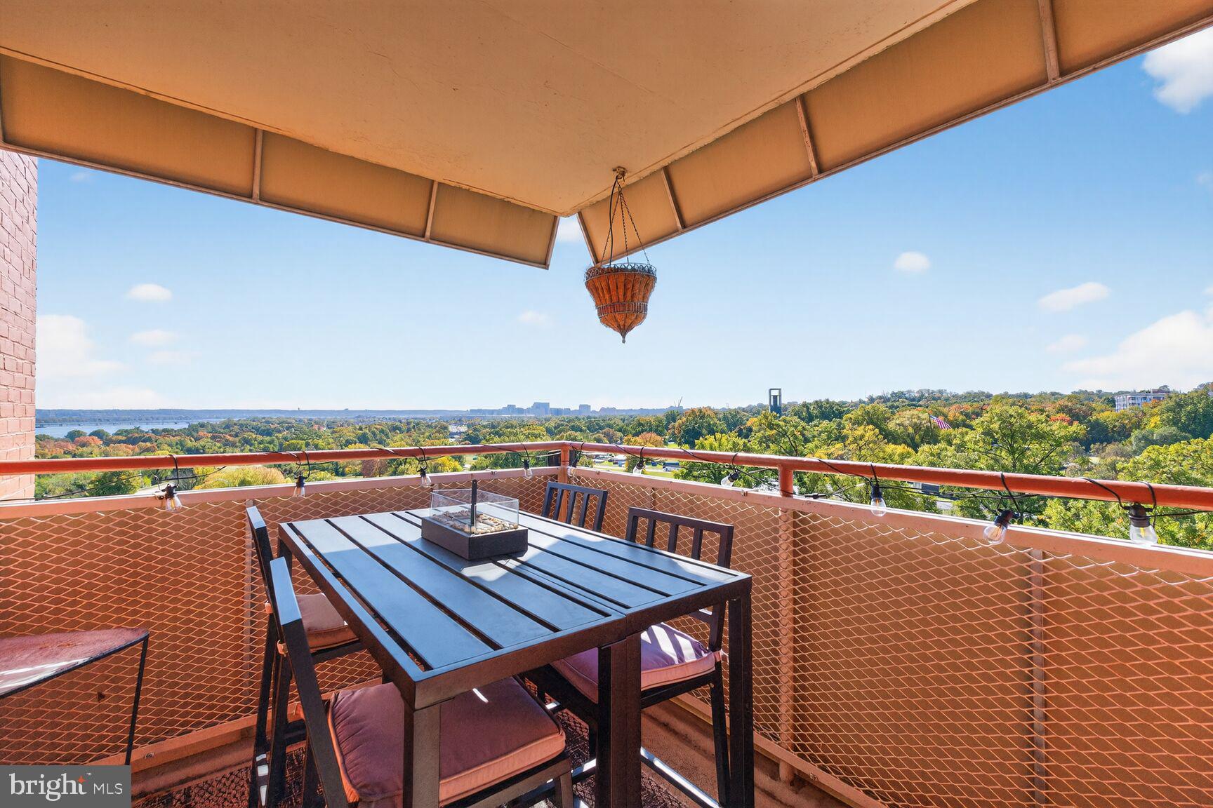 1011 ARLINGTON BOULEVARD 1042