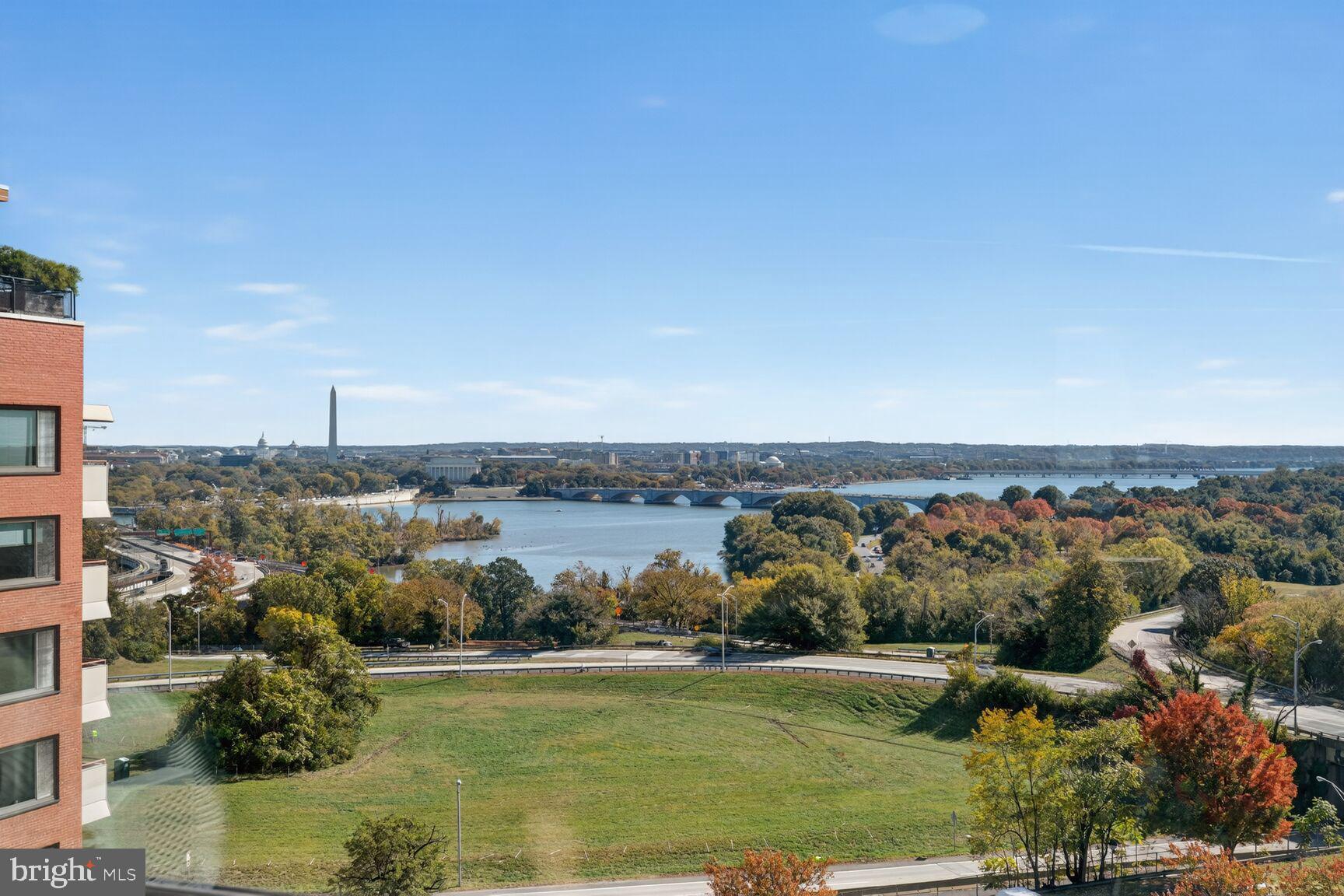 1011 ARLINGTON BOULEVARD 1042