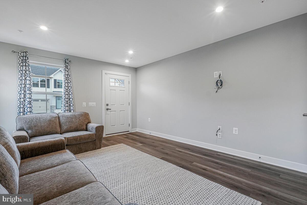 14380 LONGHOUSE LOOP