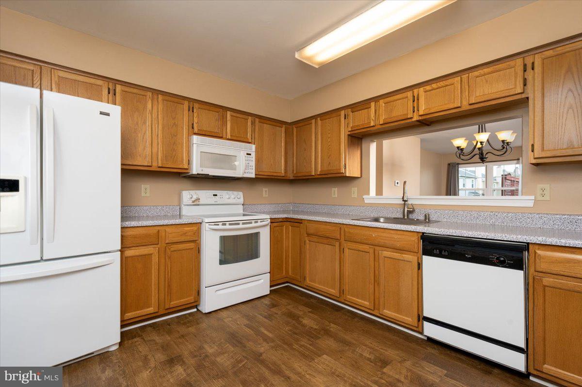 SEVEN OAKS - Residential