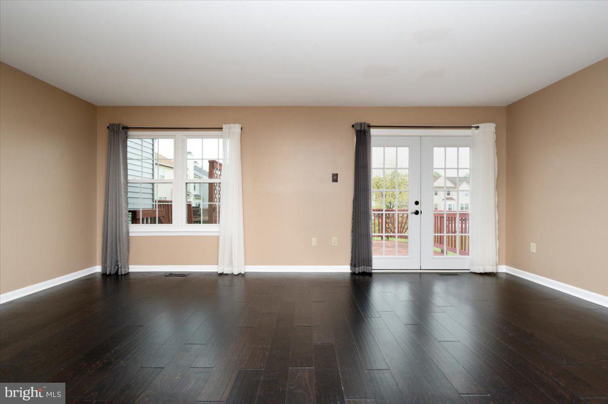 SEVEN OAKS - Residential