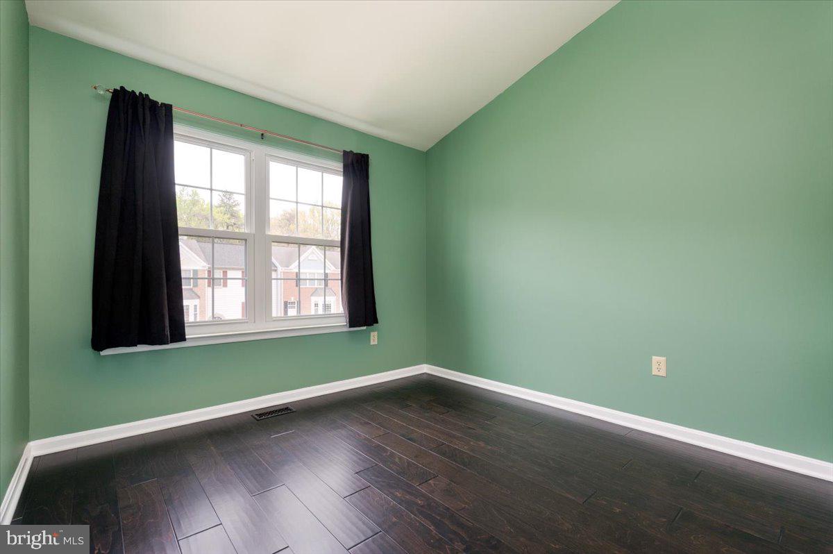 SEVEN OAKS - Residential