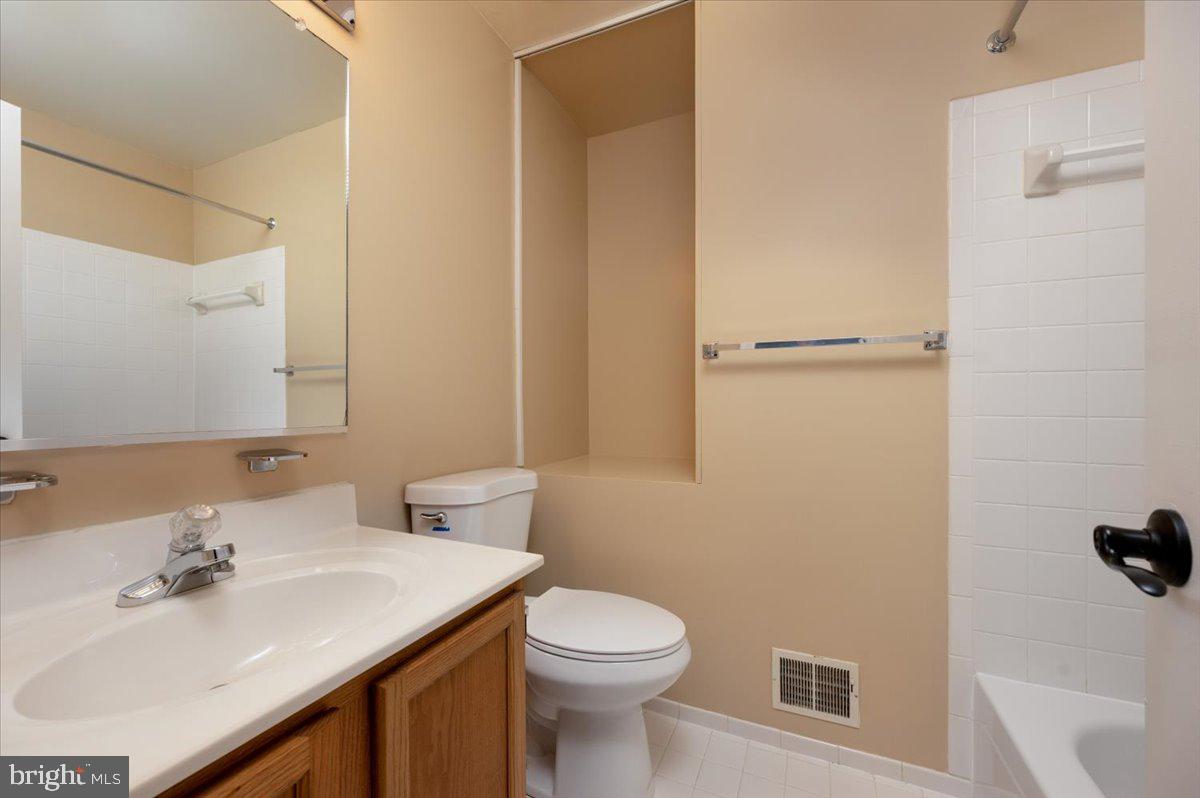 SEVEN OAKS - Residential