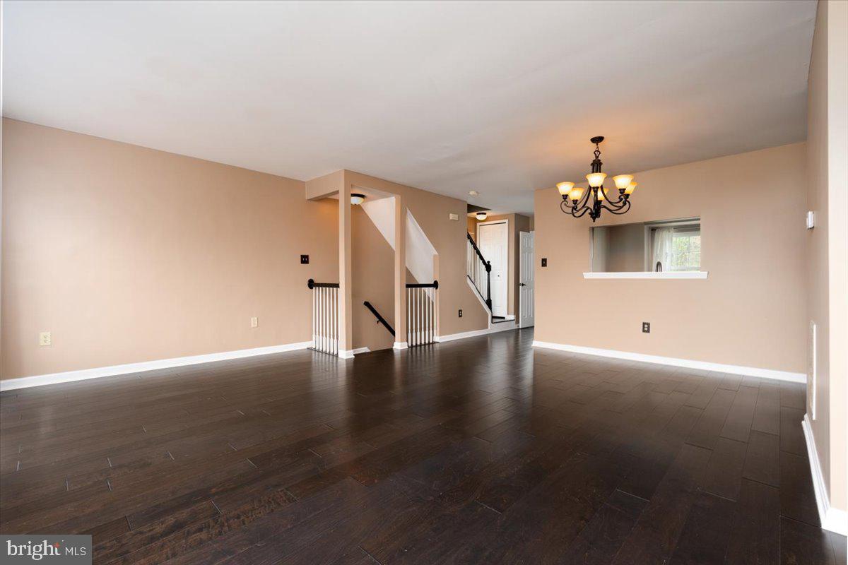 SEVEN OAKS - Residential