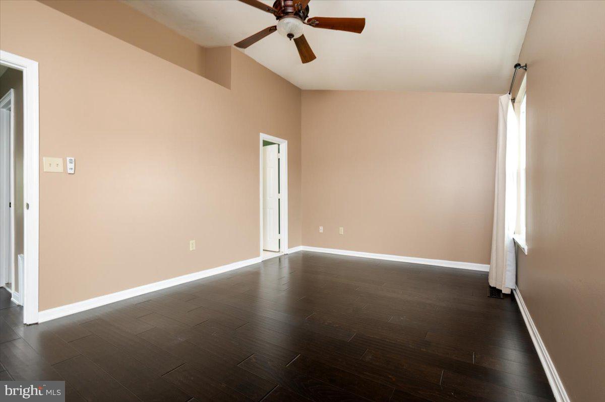 SEVEN OAKS - Residential