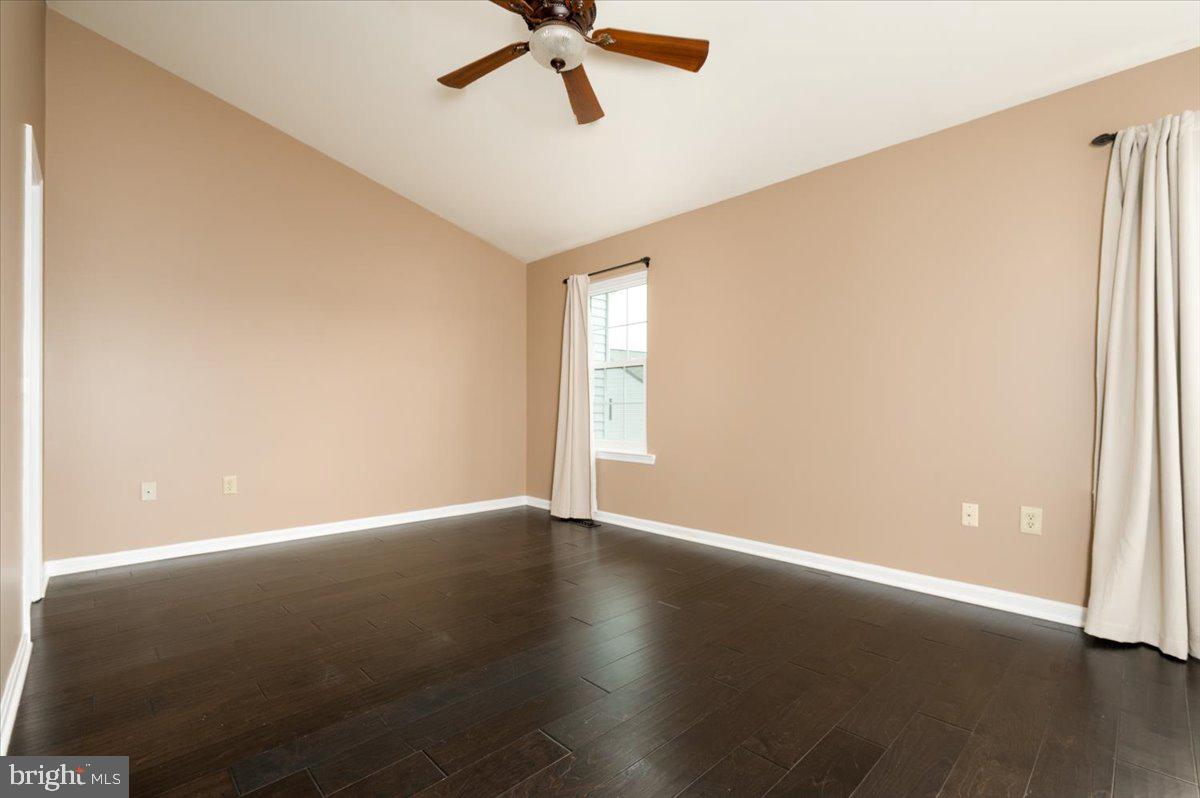 SEVEN OAKS - Residential