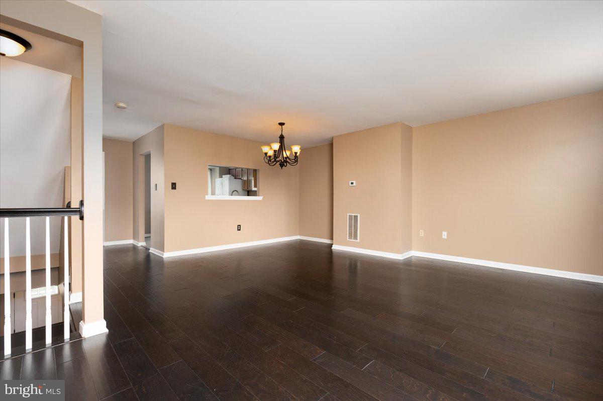 SEVEN OAKS - Residential