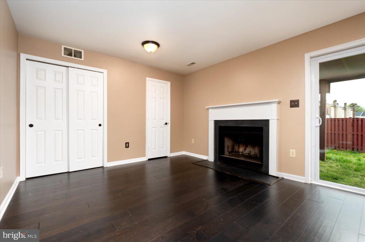 SEVEN OAKS - Residential