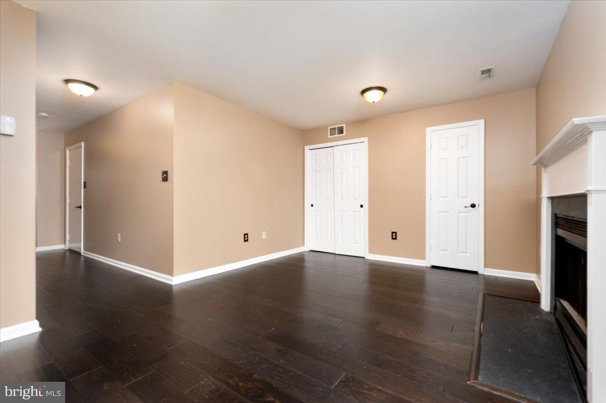 SEVEN OAKS - Residential