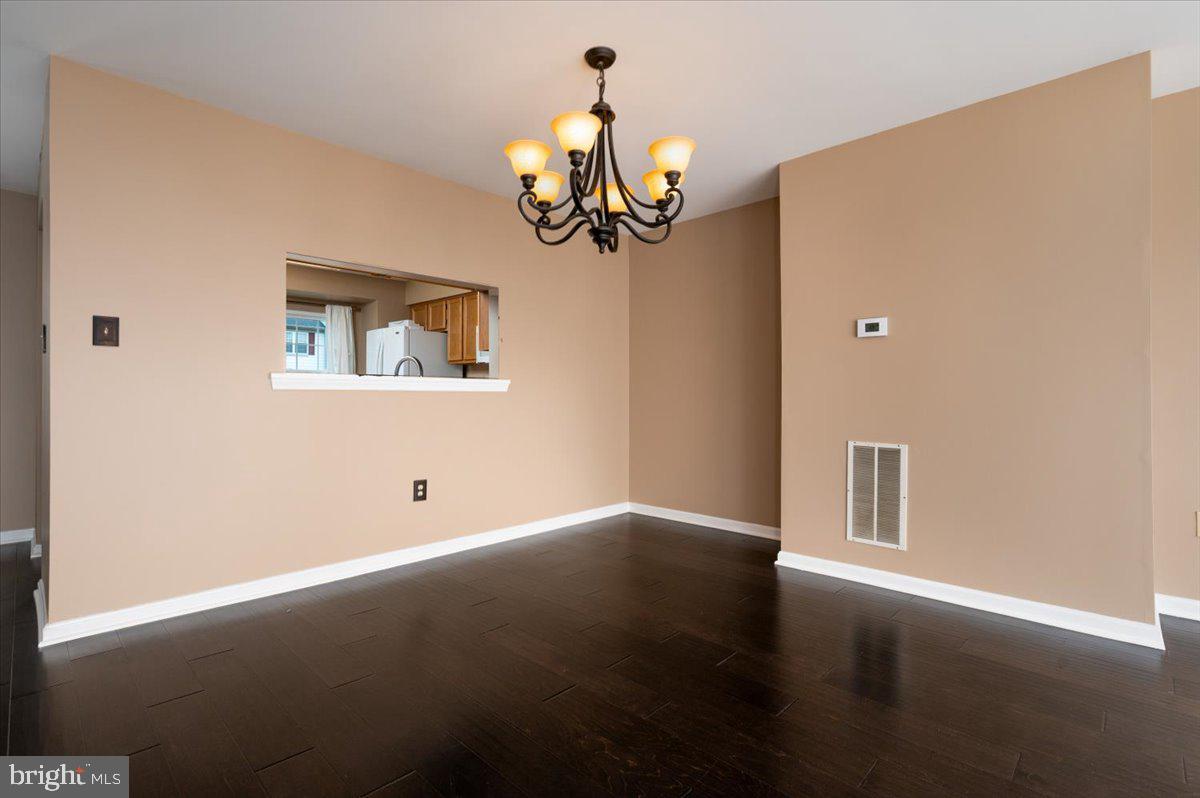 SEVEN OAKS - Residential