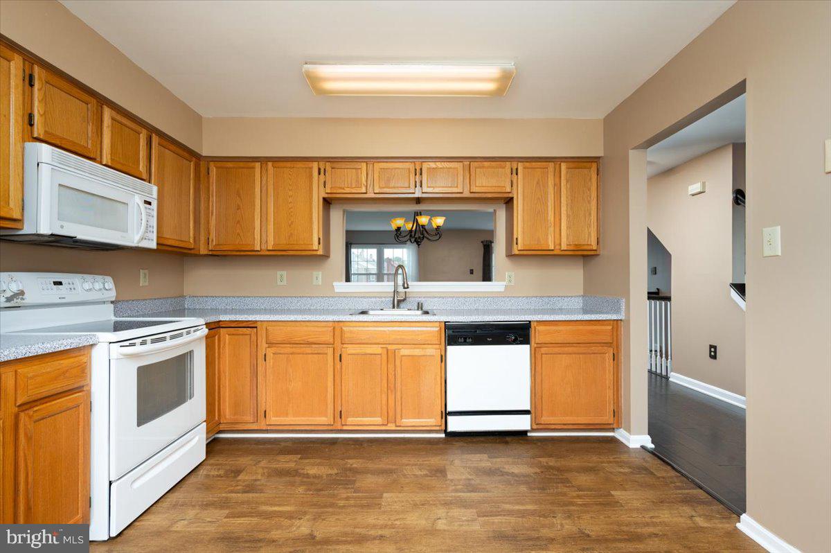 SEVEN OAKS - Residential