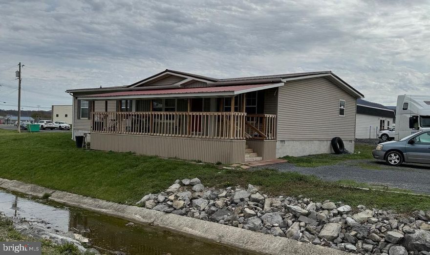 Three bedroom 2 bath home conveniently located in Moorefield.  Close to work and shopping. Call to schedule an appointment.