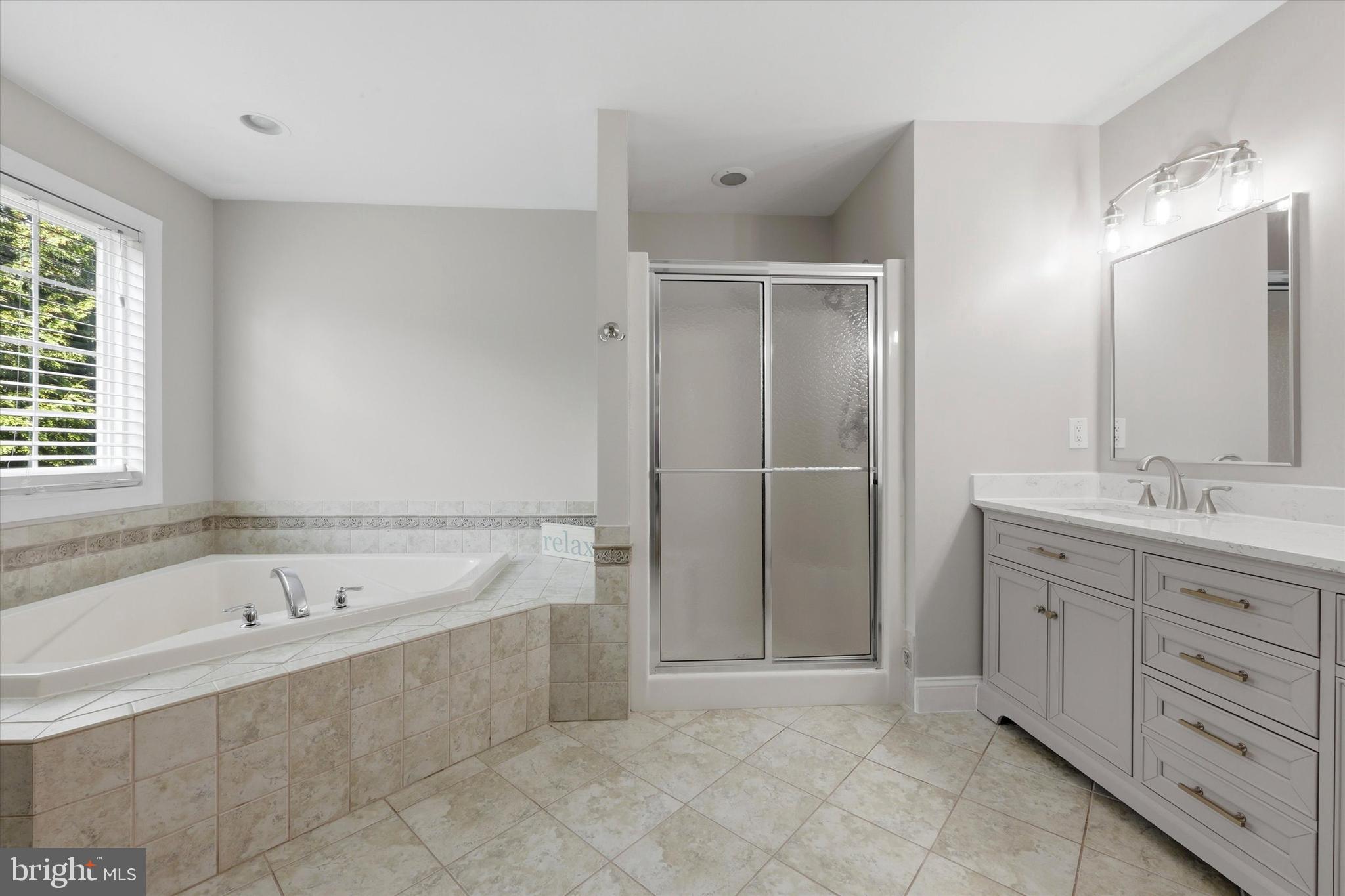 WOODLAND HOLW - Residential