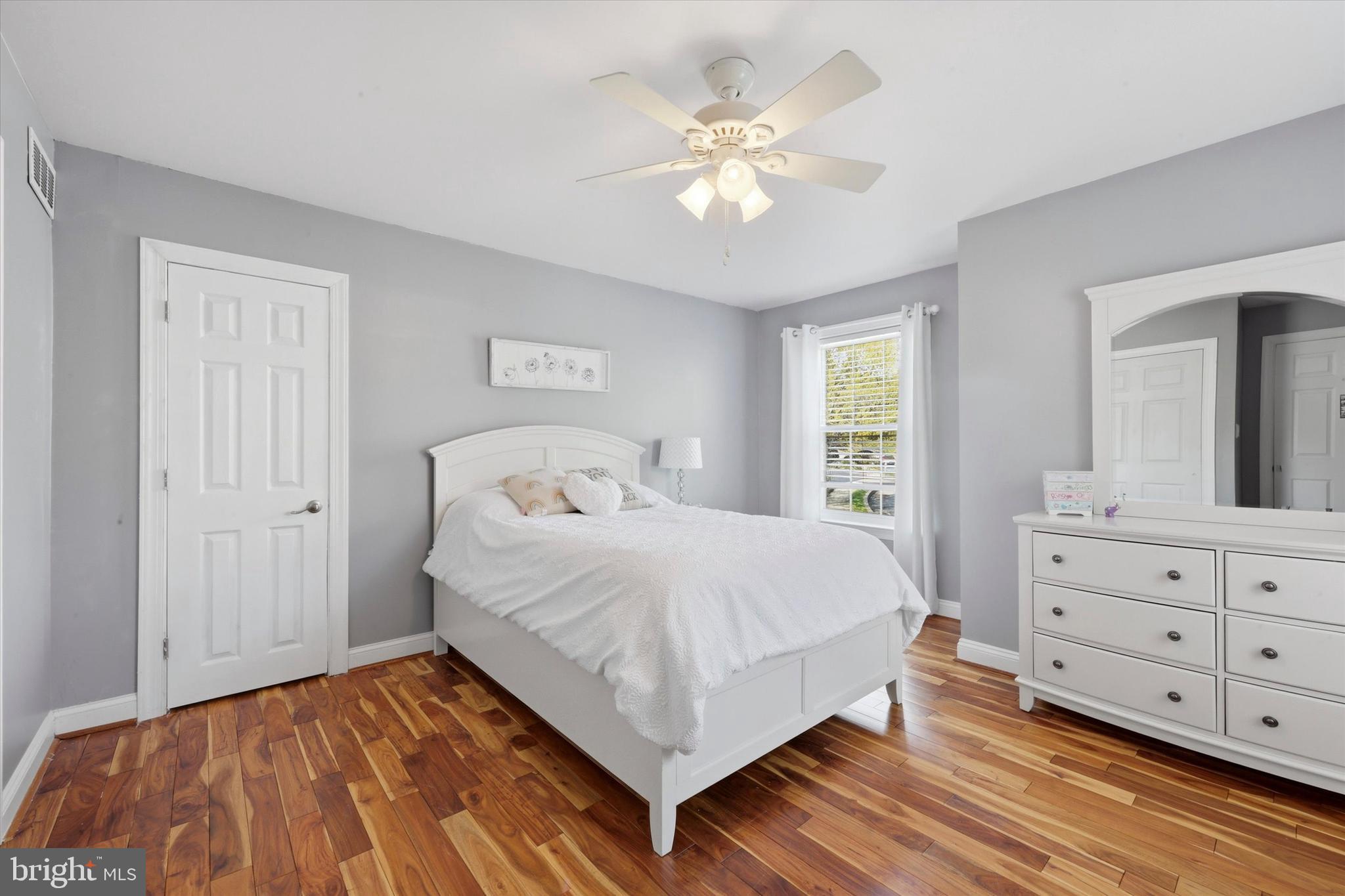 WOODLAND HOLW - Residential