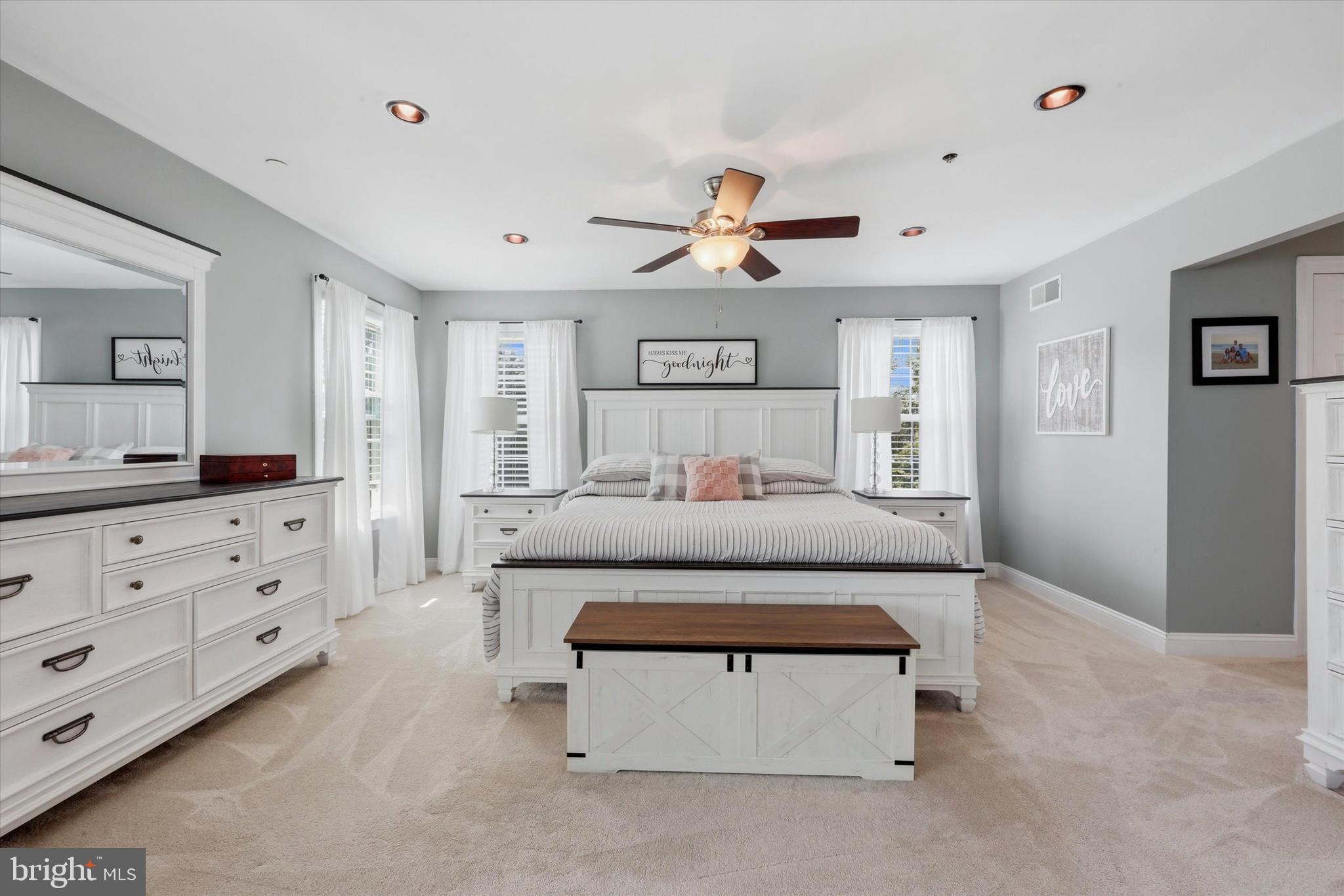 WOODLAND HOLW - Residential