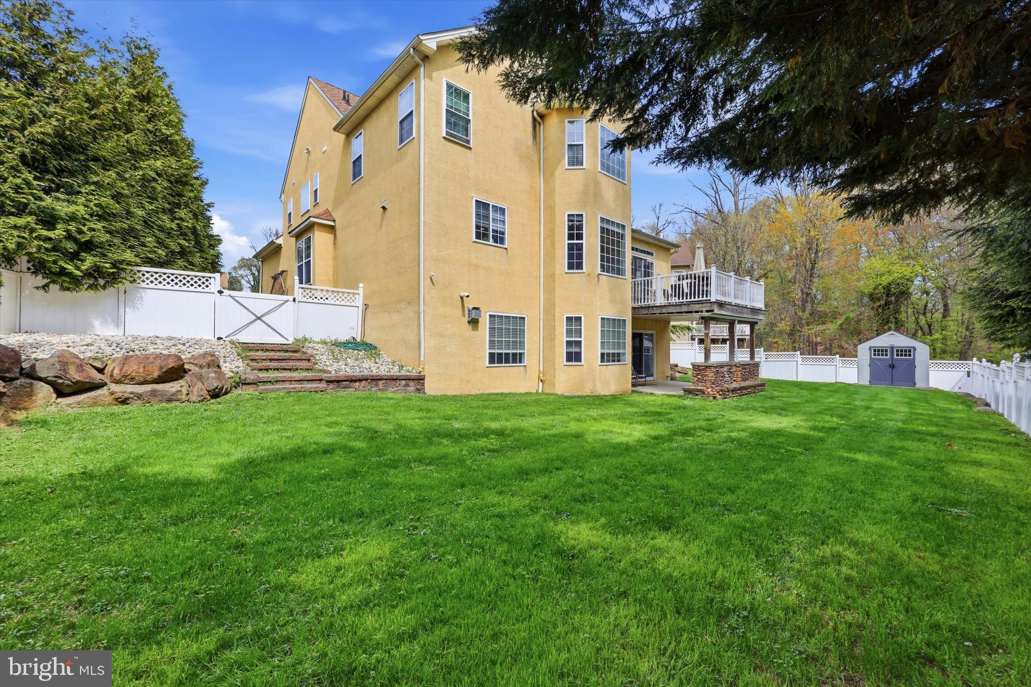 WOODLAND HOLW - Residential