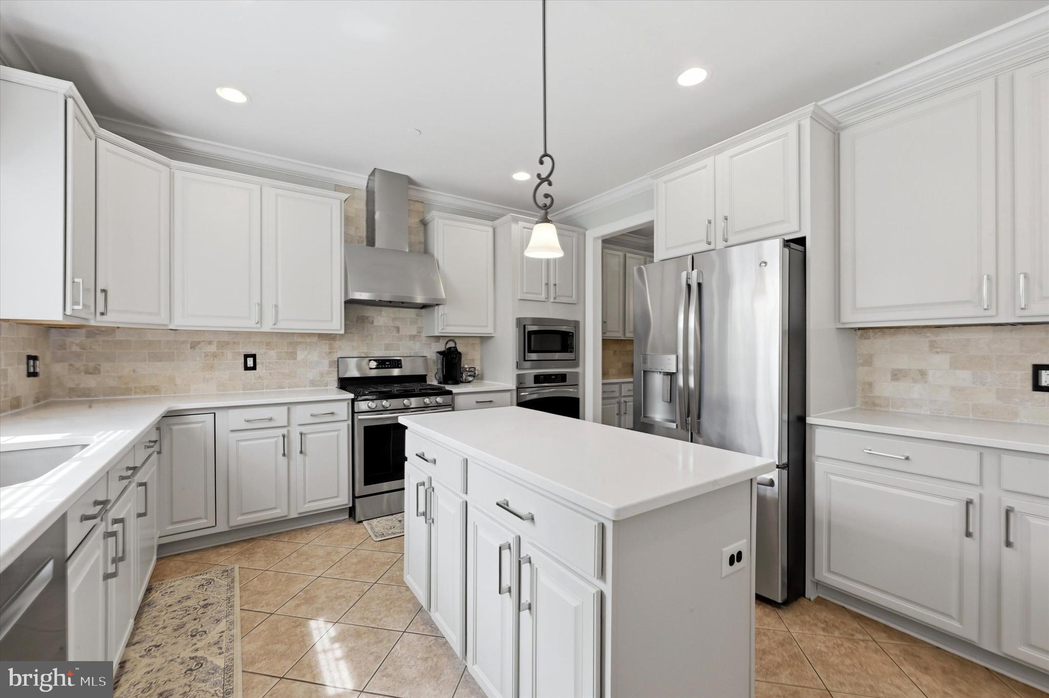 WOODLAND HOLW - Residential