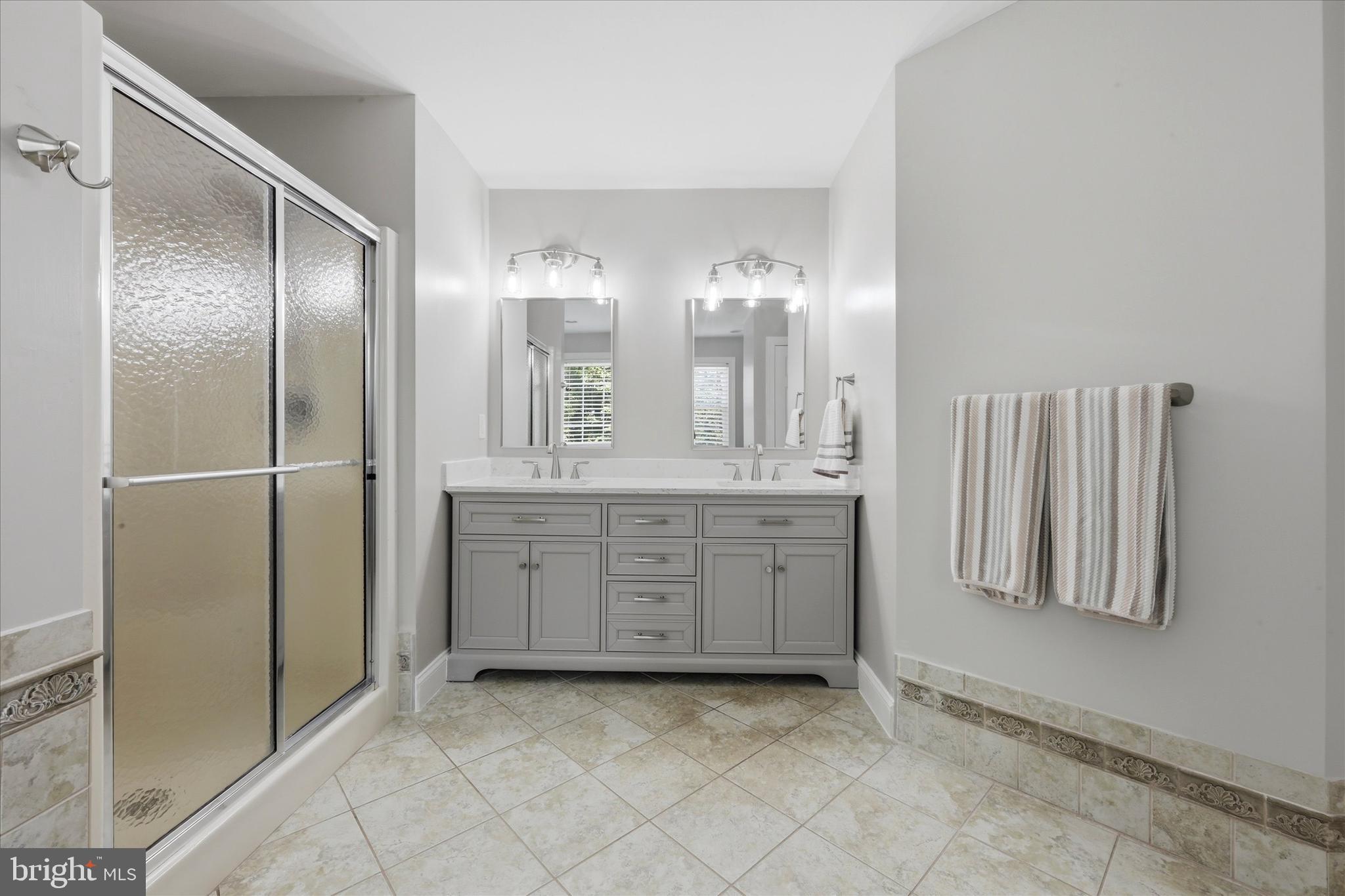 WOODLAND HOLW - Residential