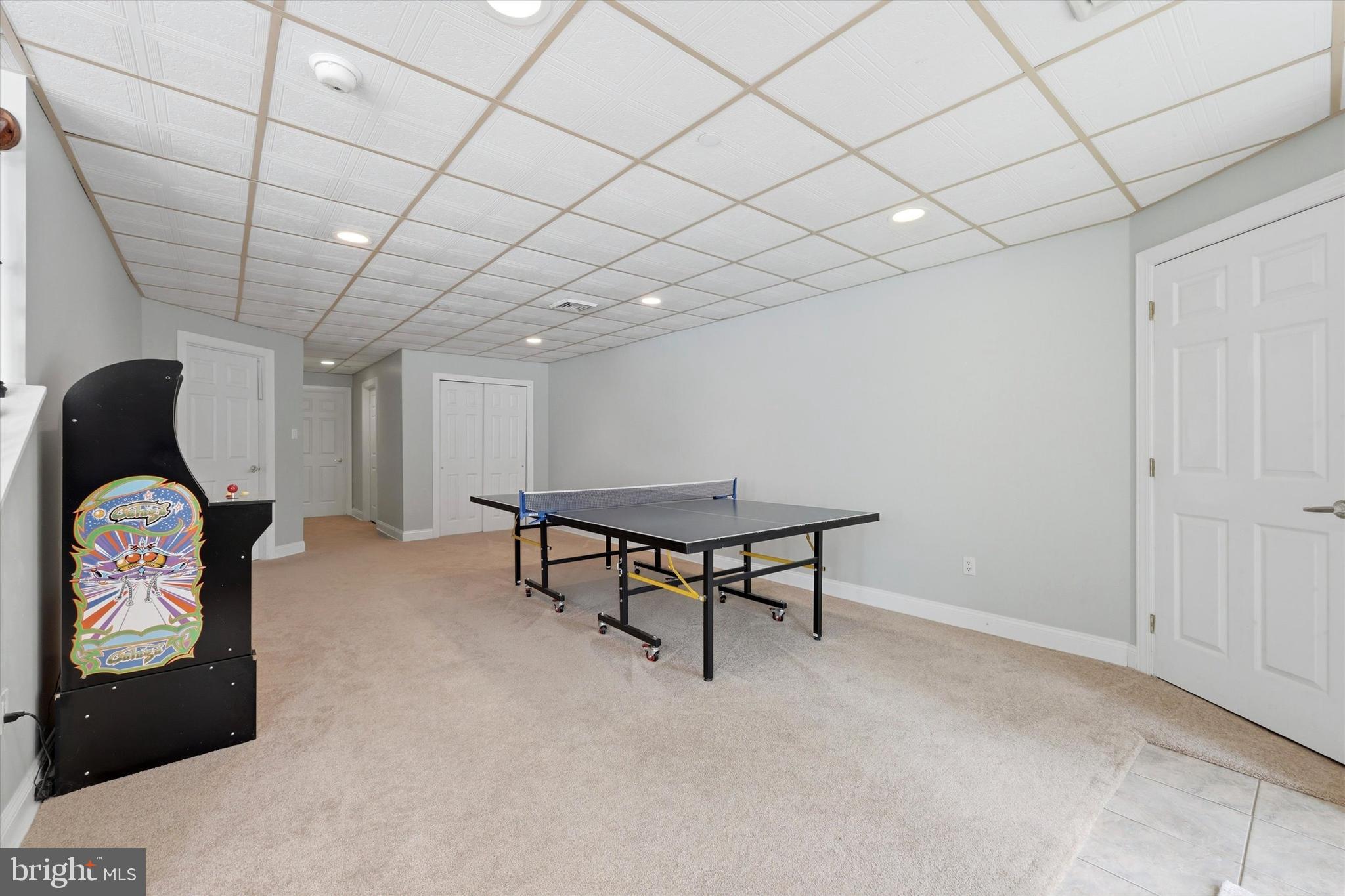 WOODLAND HOLW - Residential