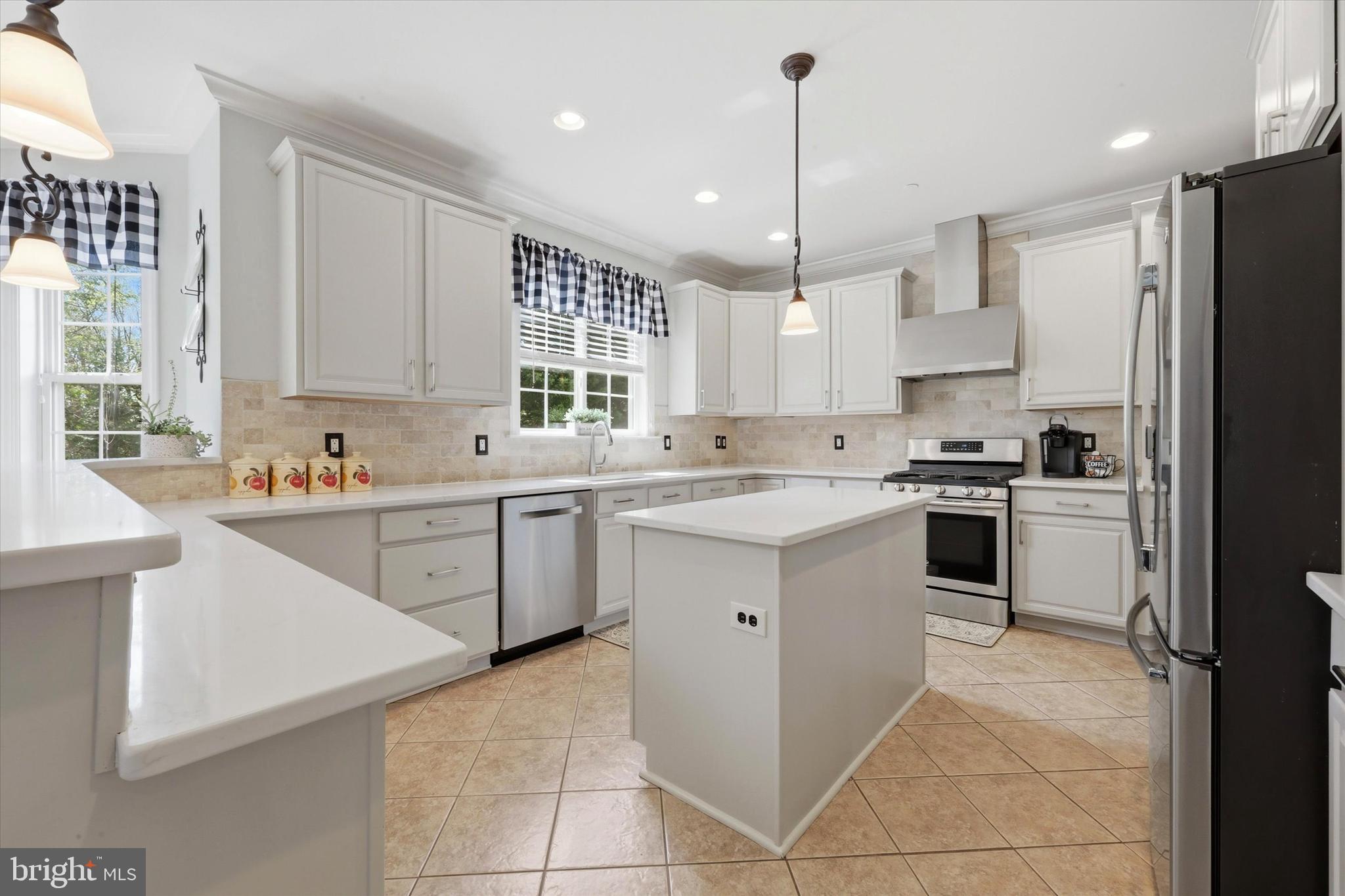 WOODLAND HOLW - Residential