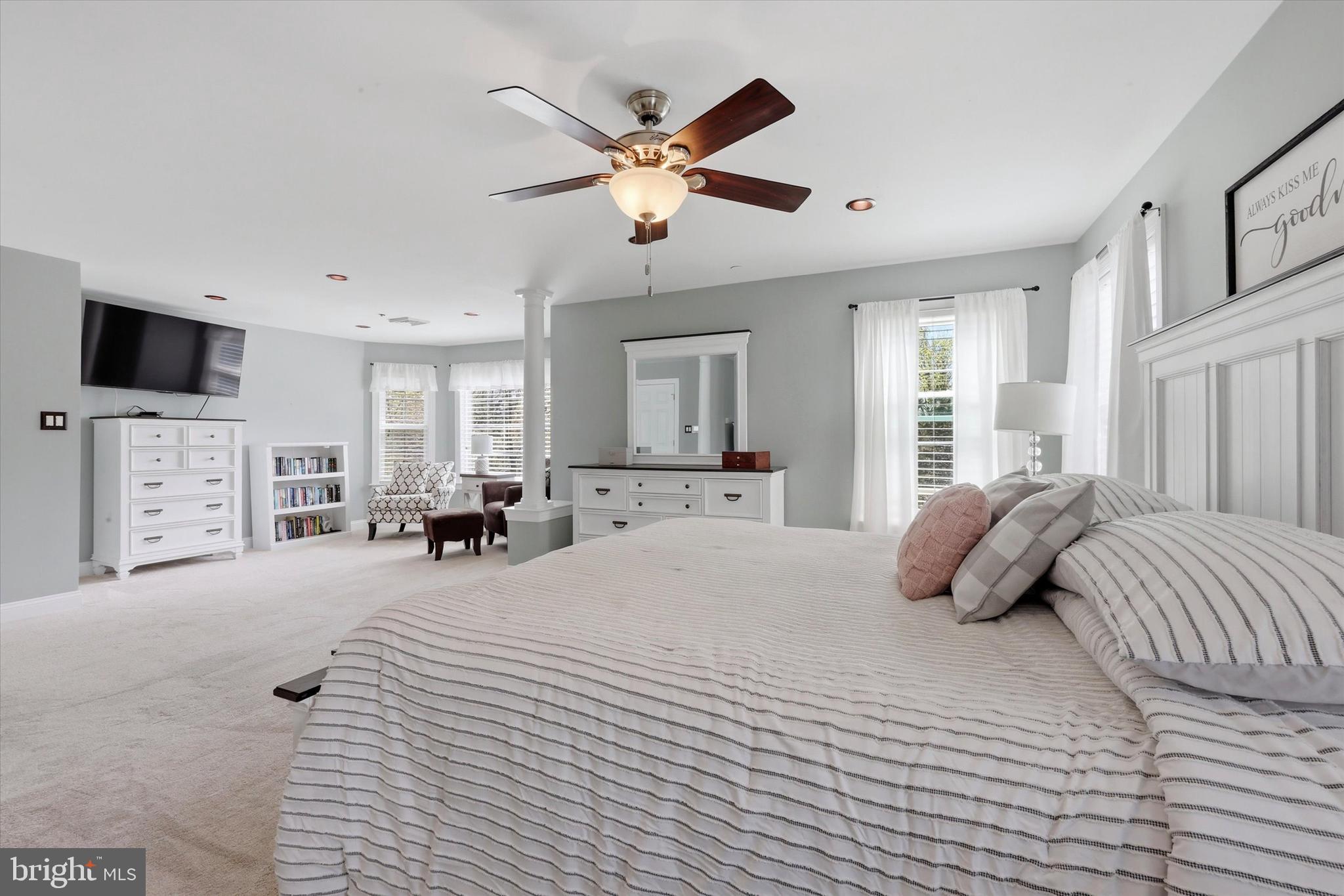 WOODLAND HOLW - Residential